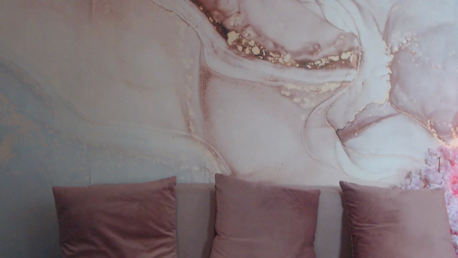 Gallery image thumbnail from HotCallia's myfreecams stream on, 12/04/2025, 09:26 image 13 of 20