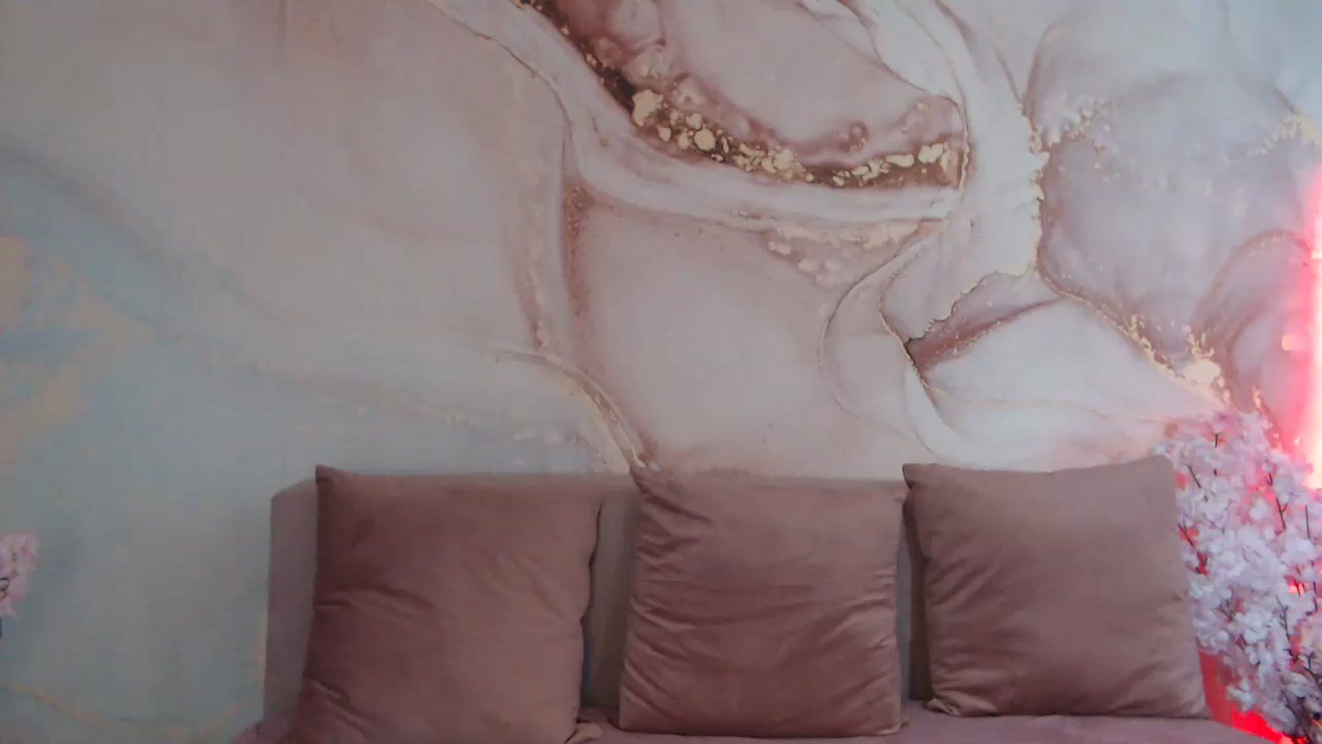 Gallery image thumbnail from HotCallia's myfreecams stream on, 05/13/2026, 10:03 image 10 of 20