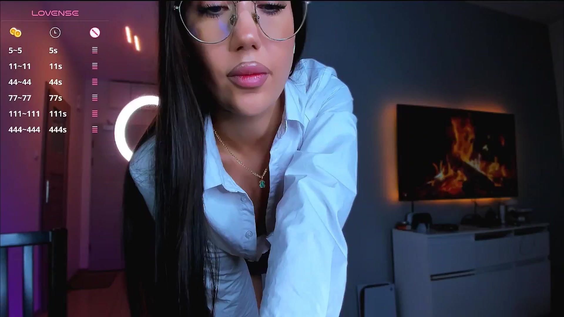 Gallery image thumbnail from HotCrispbread's myfreecams stream on, 09/18/2025, 14:36 image 6 of 20