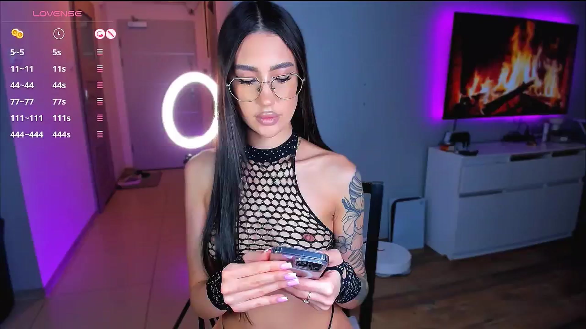 Gallery image thumbnail from HotCrispbread's myfreecams stream on, 09/22/2025, 14:38 image 15 of 20