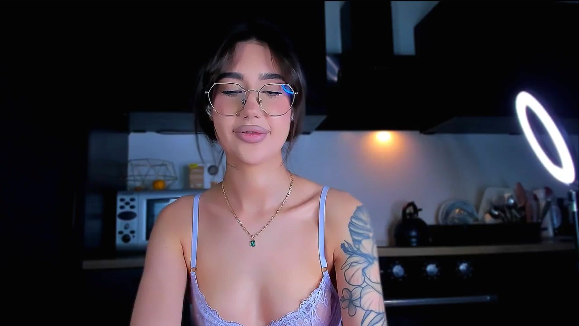 Gallery image thumbnail from HotCrispbread's myfreecams stream on, 12/11/2025, 17:06 image 9 of 20