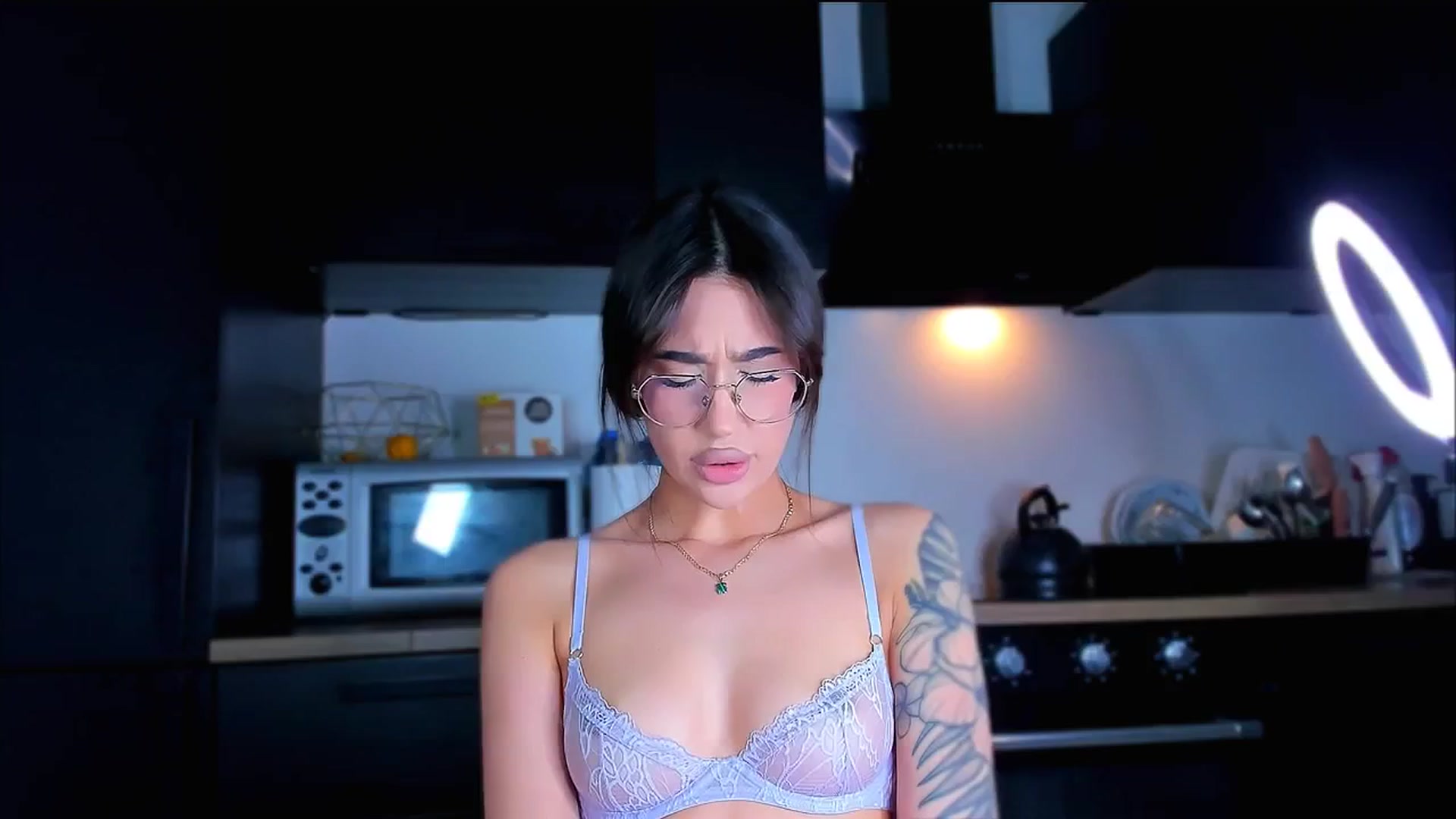 Gallery image thumbnail from HotCrispbread's myfreecams stream on, 12/11/2025, 17:06 image 4 of 20