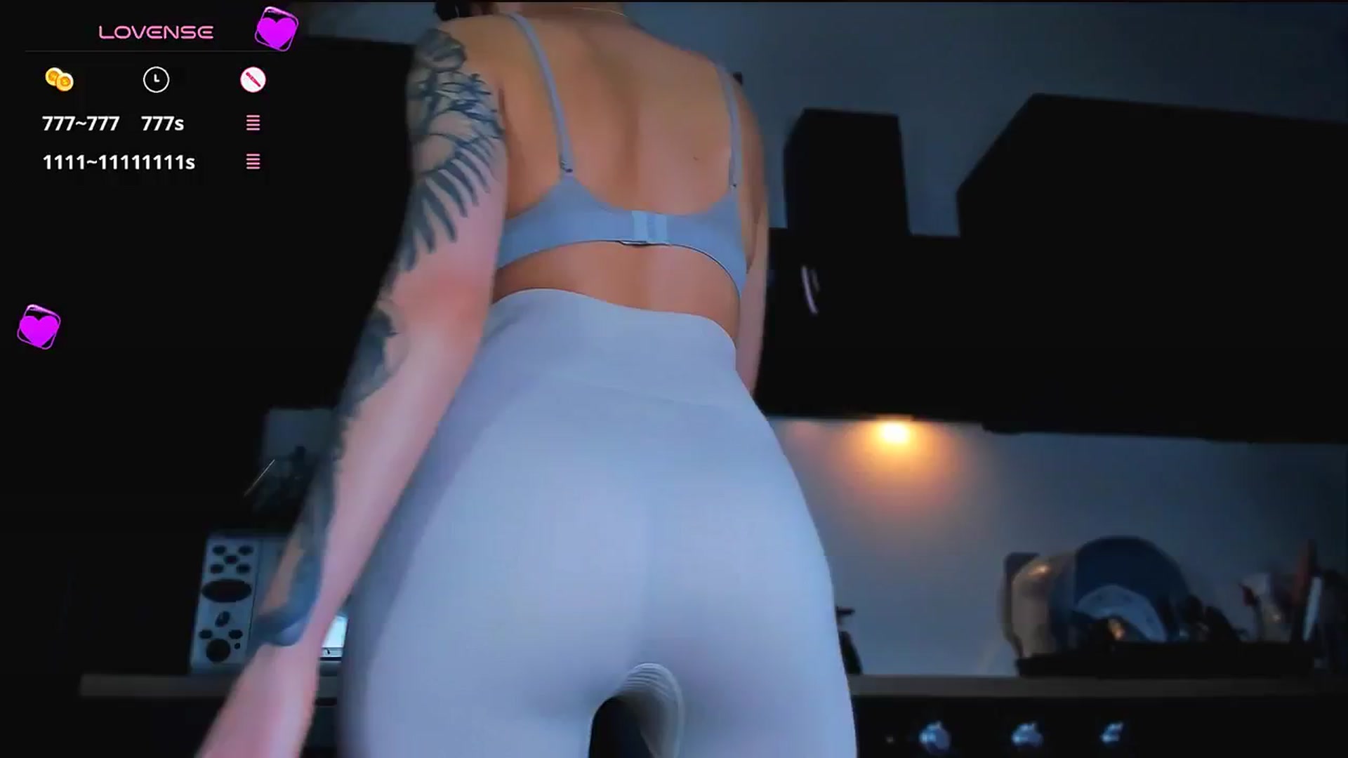 Gallery image thumbnail from HotCrispbread's myfreecams stream on, 12/12/2025, 15:57 image 16 of 20