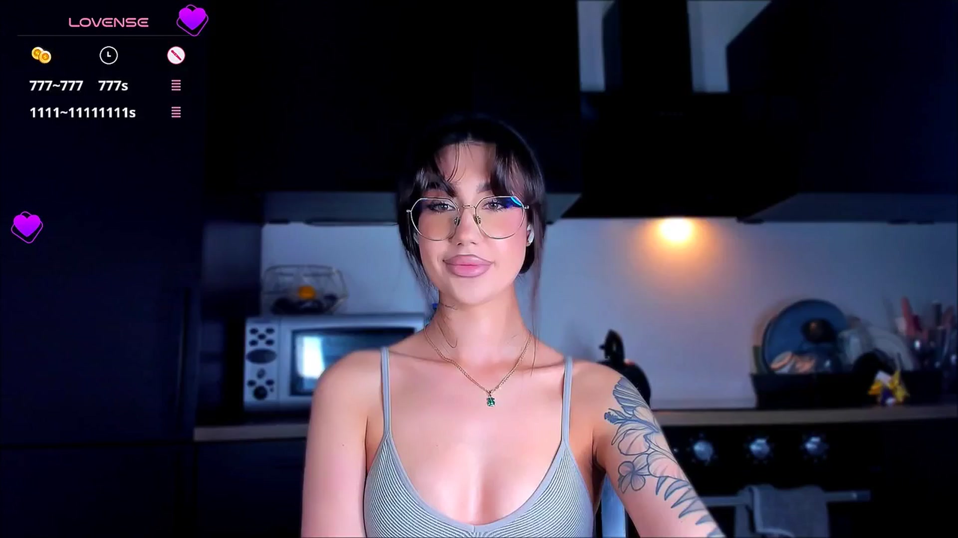 Gallery image thumbnail from HotCrispbread's myfreecams stream on, 12/15/2025, 16:45 image 17 of 20