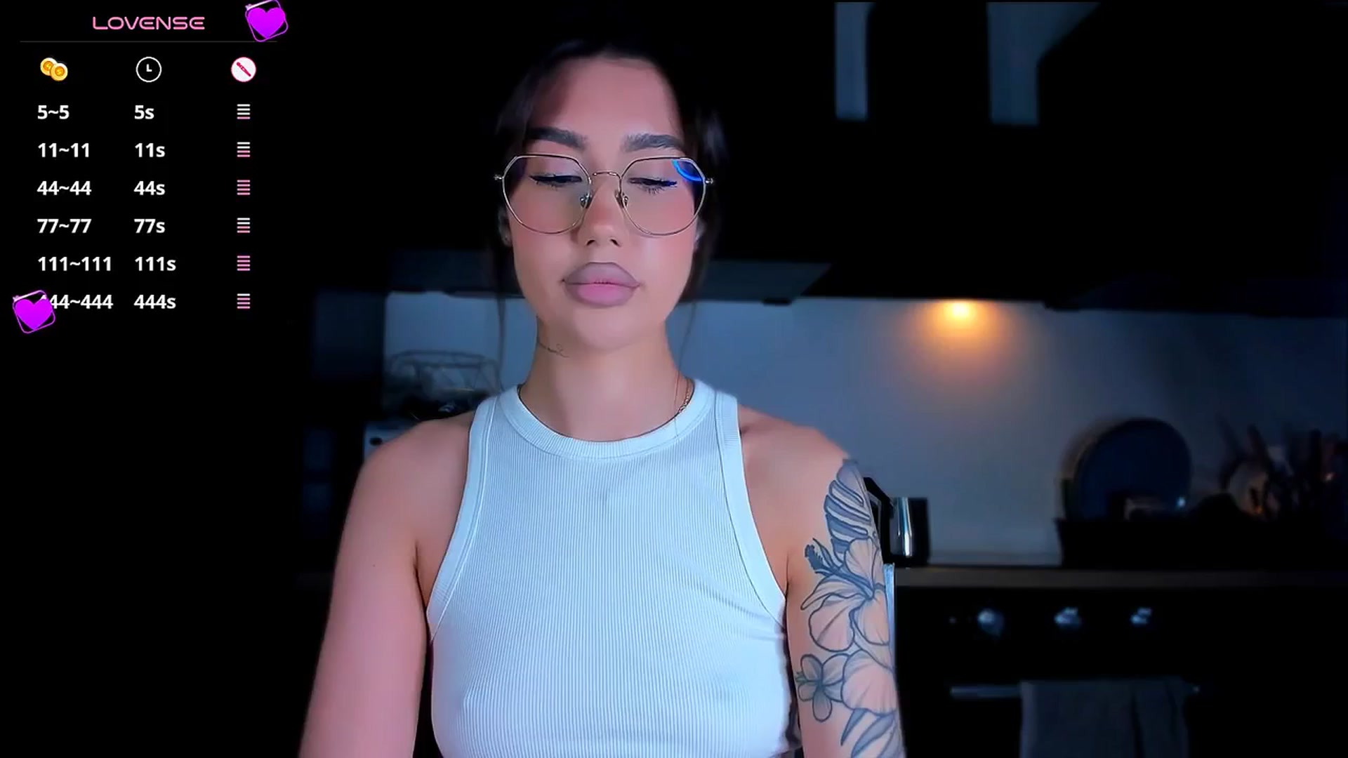 Gallery image thumbnail from HotCrispbread's myfreecams stream on, 12/16/2025, 15:27 image 14 of 20