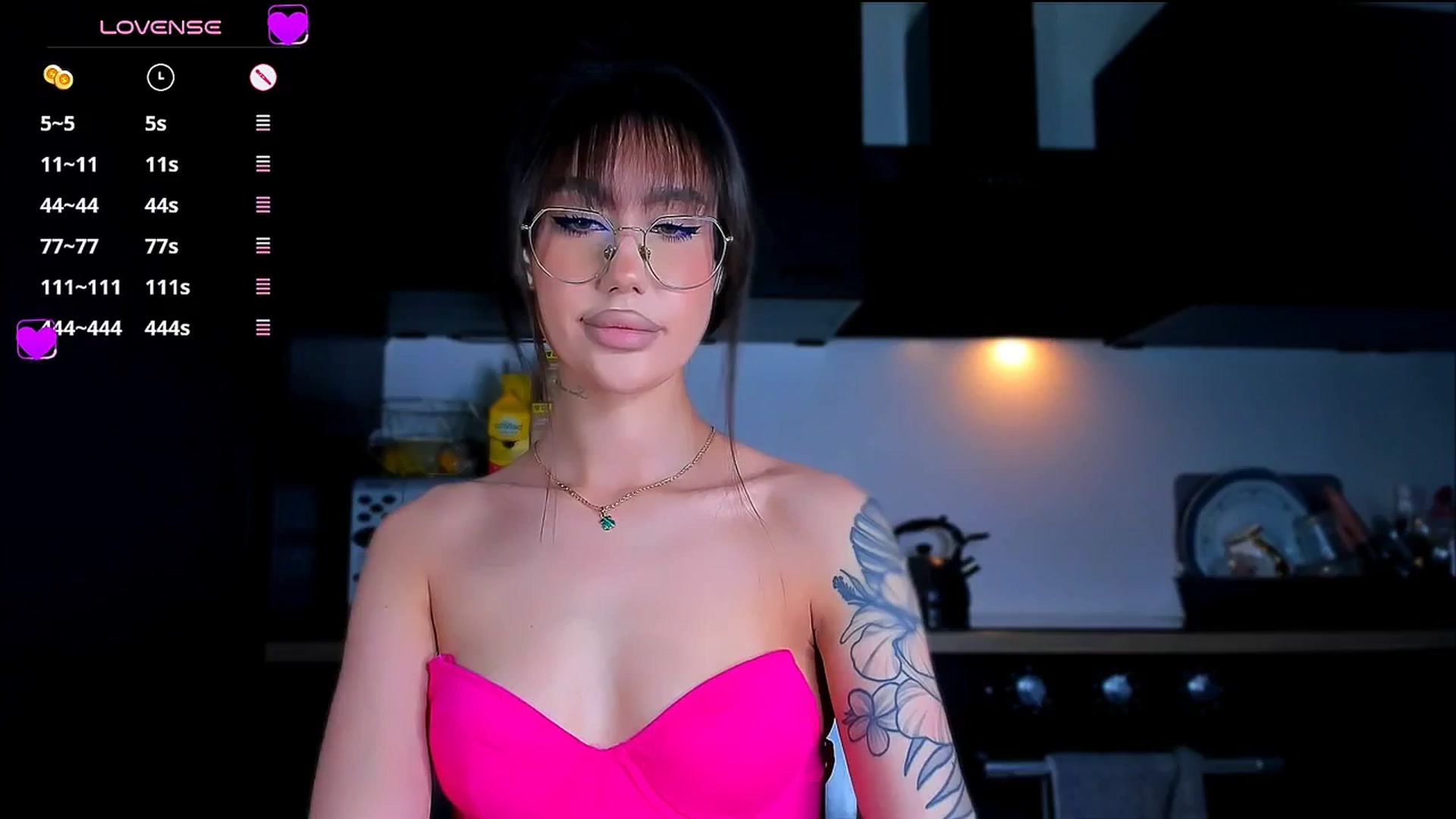 Gallery image thumbnail from HotCrispbread's myfreecams stream on, 12/22/2025, 16:44 image 16 of 20