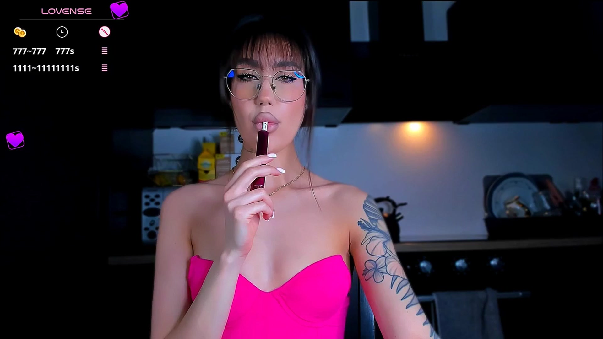 Gallery image thumbnail from HotCrispbread's myfreecams stream on, 12/22/2025, 17:27 image 7 of 20