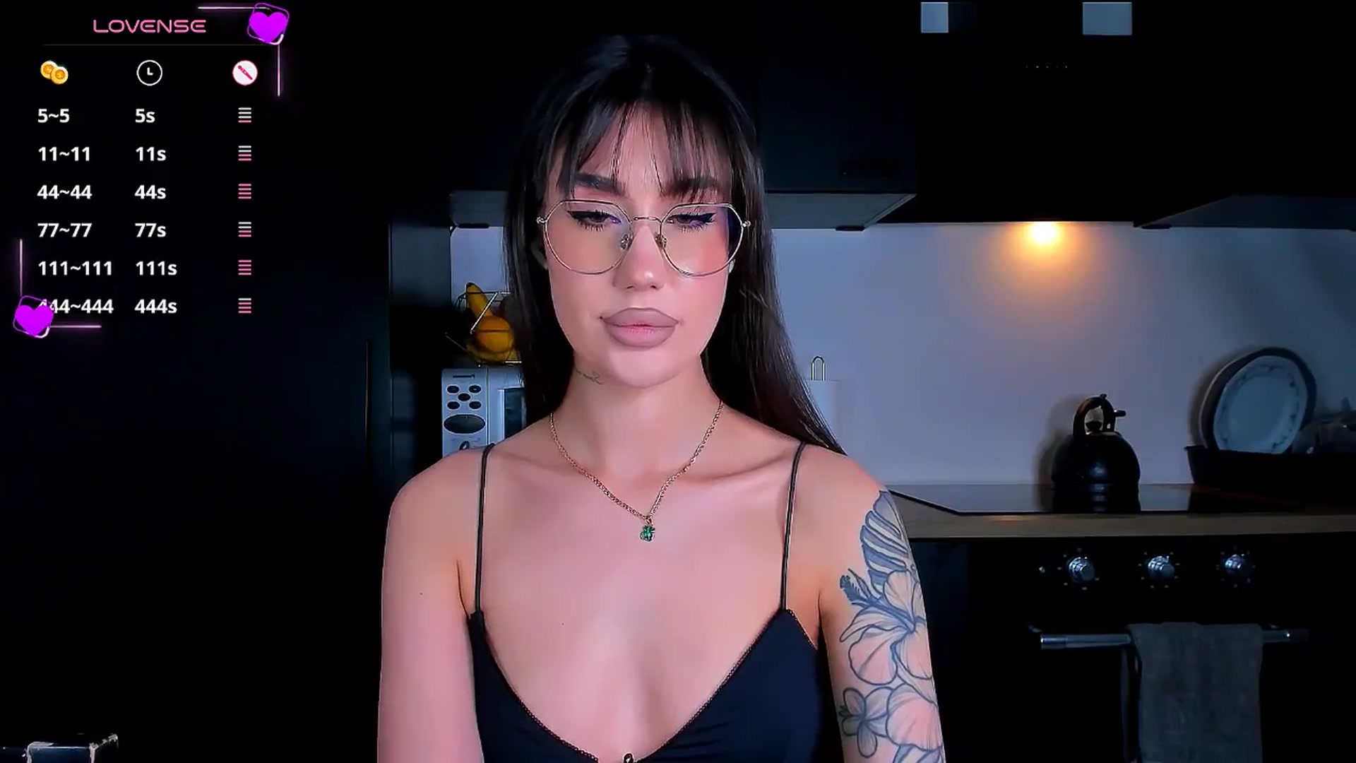 Gallery image thumbnail from HotCrispbread's myfreecams stream on, 12/28/2025, 18:54 image 18 of 20