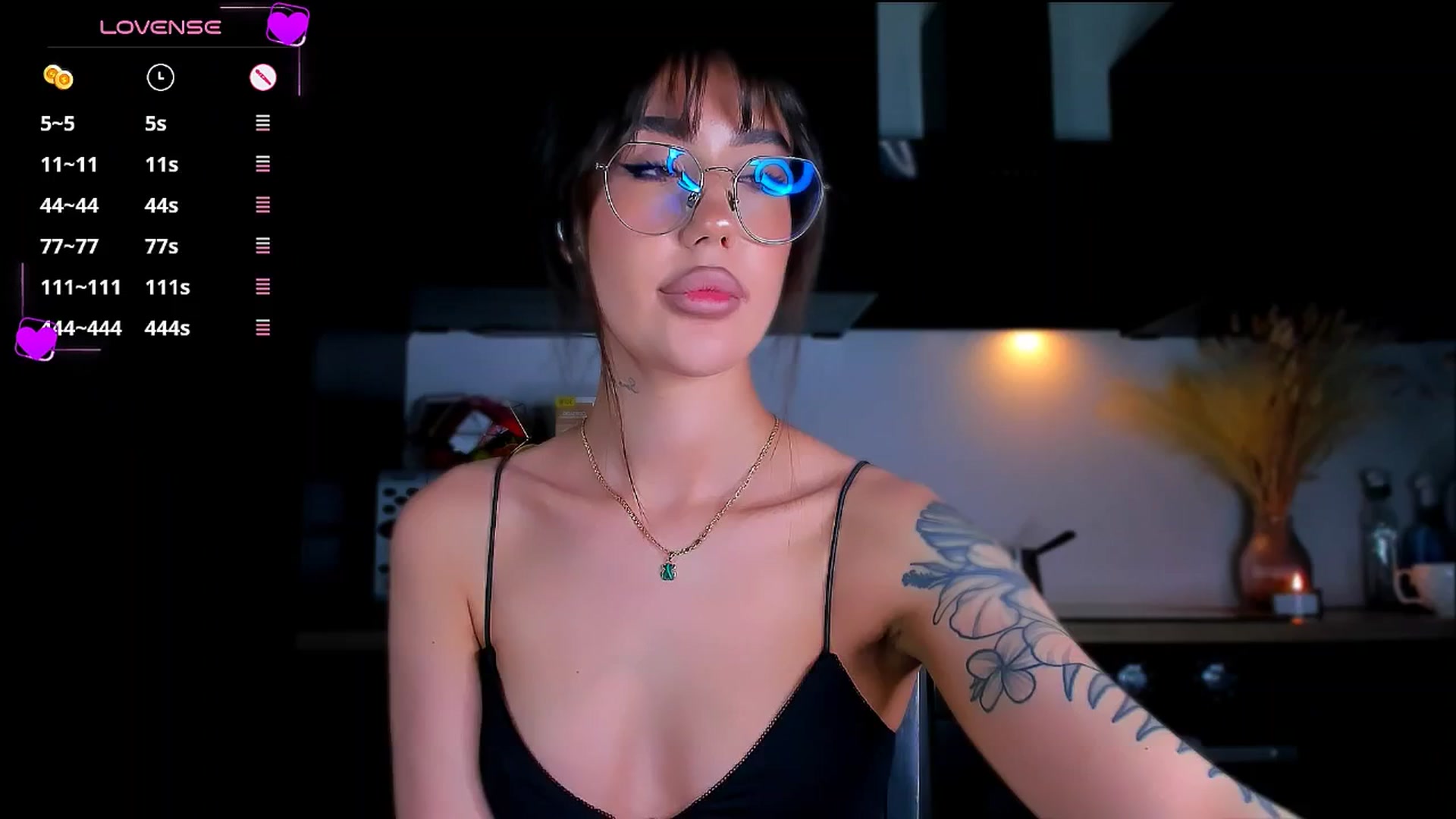 Gallery image thumbnail from HotCrispbread's myfreecams stream on, 01/06/2026, 17:21 image 18 of 20