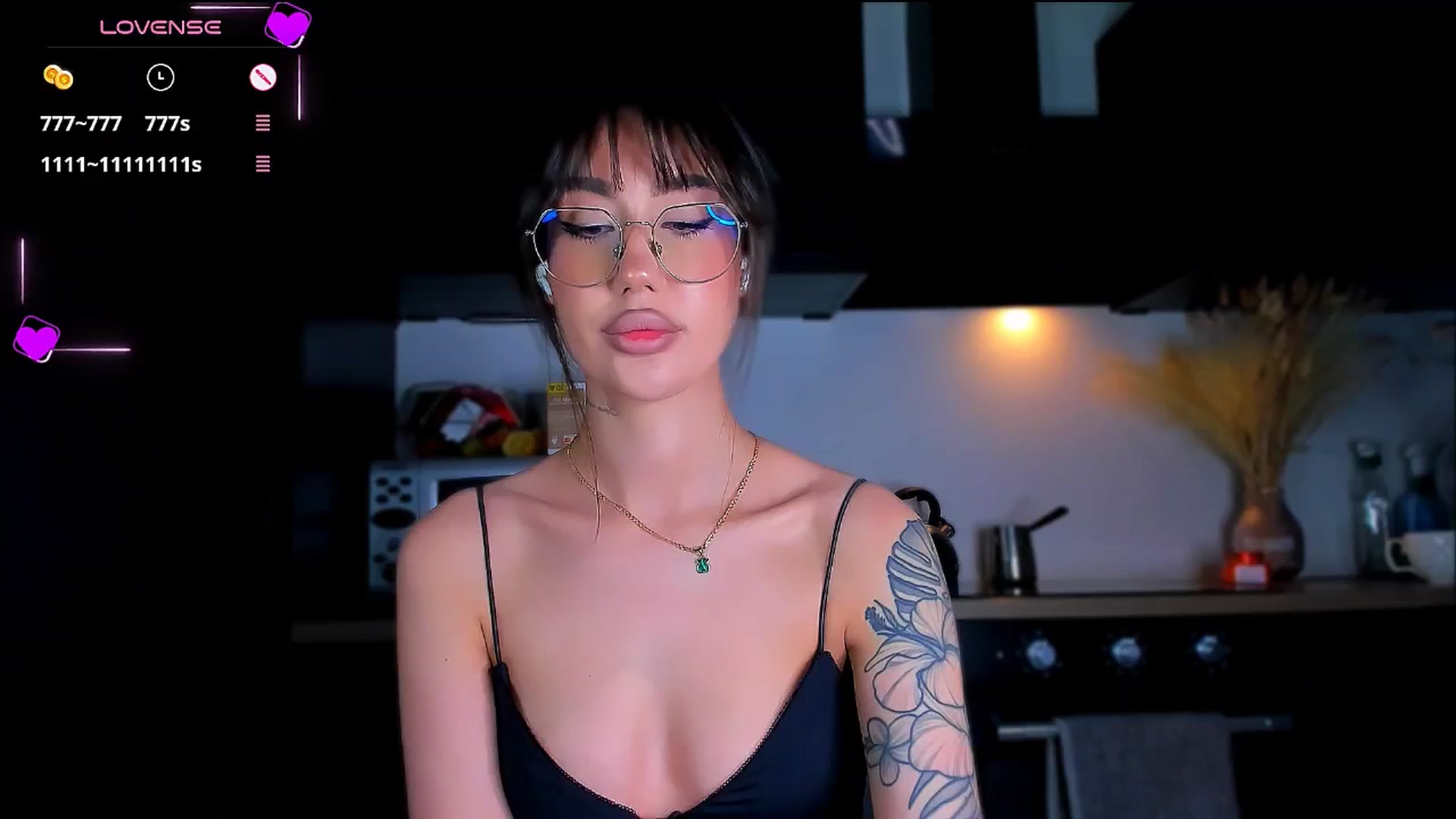 Gallery image thumbnail from HotCrispbread's myfreecams stream on, 01/06/2026, 17:21 image 2 of 20