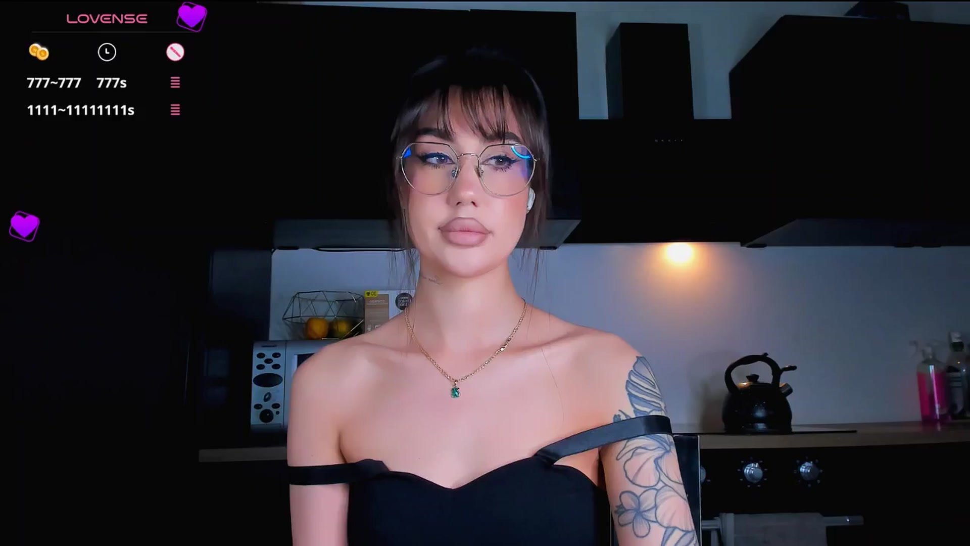 Gallery image thumbnail from HotCrispbread's myfreecams stream on, 01/09/2026, 16:20 image 17 of 20