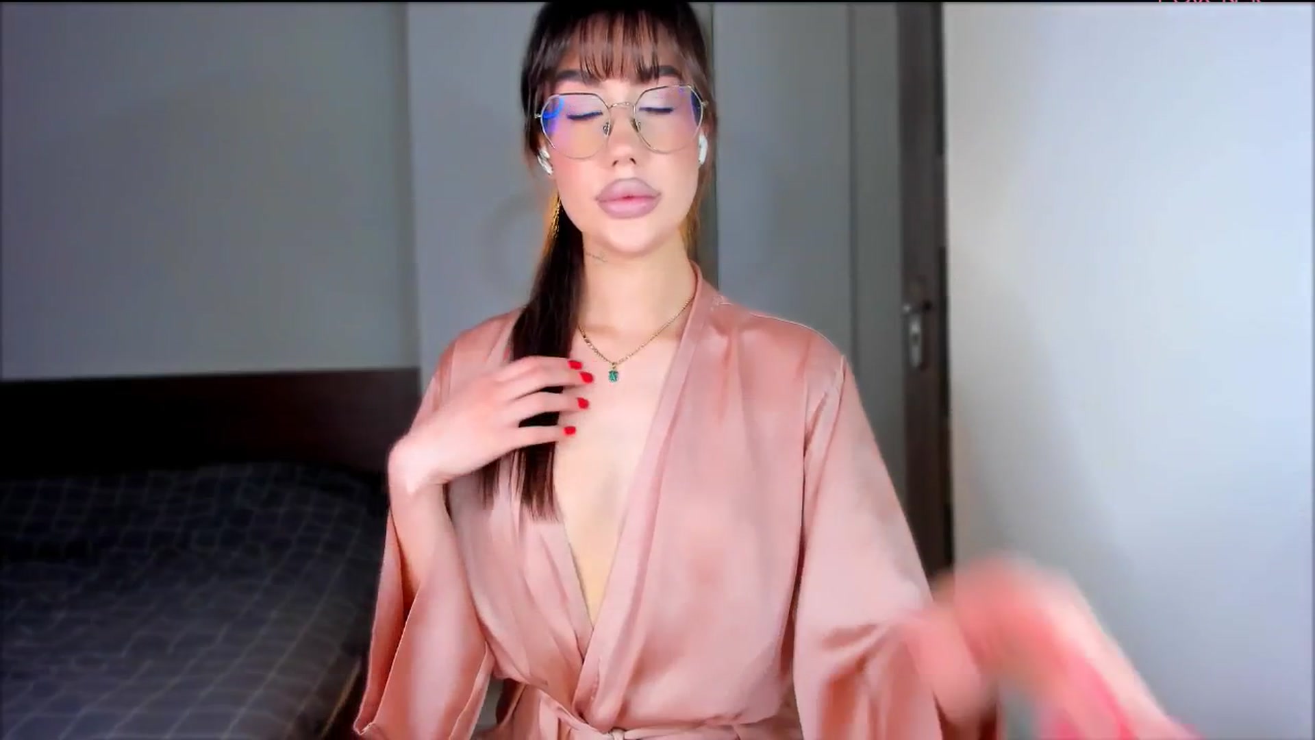Gallery image thumbnail from HotCrispbread's myfreecams stream on, 01/21/2026, 15:48 image 4 of 20