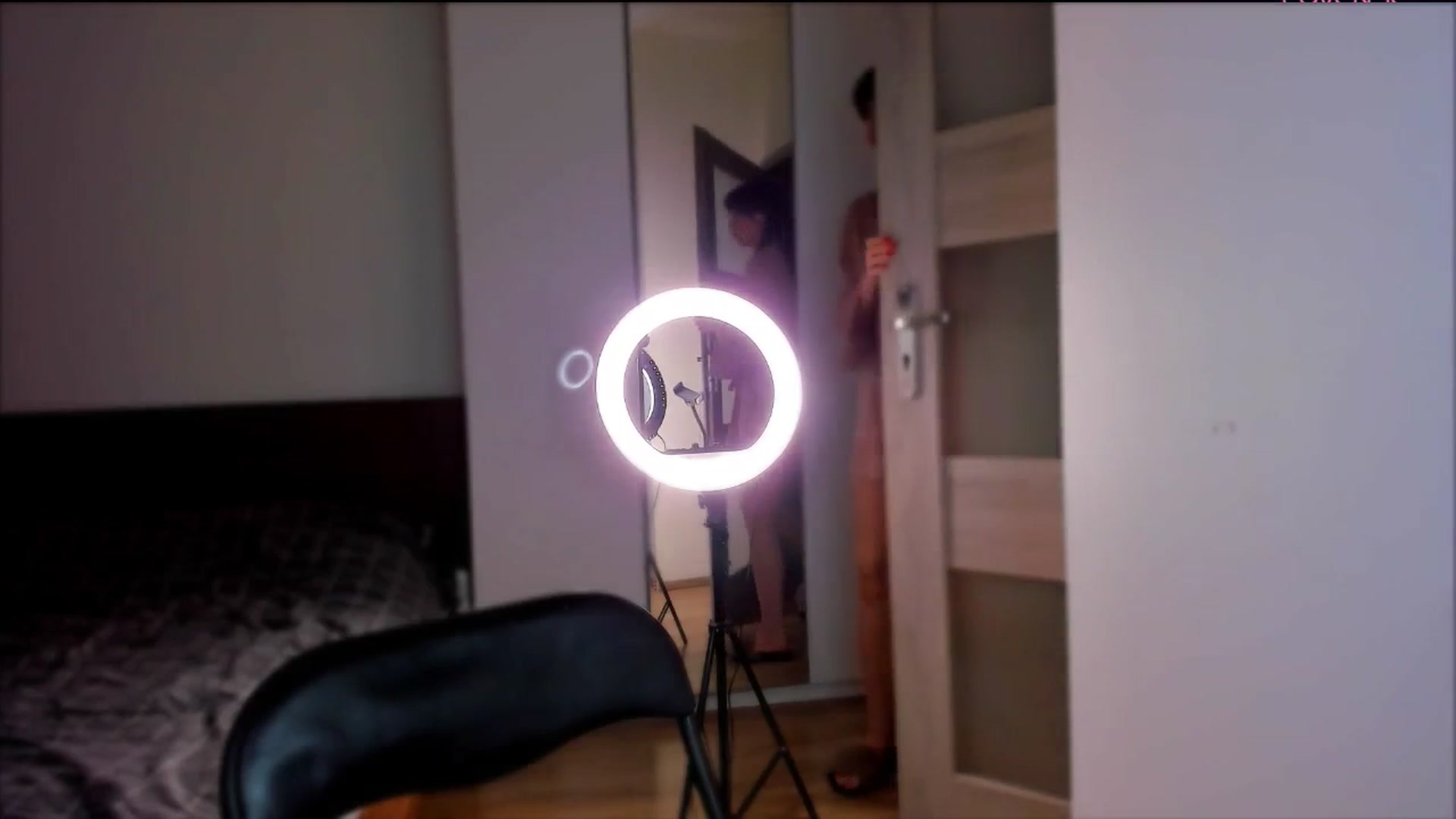 Gallery image thumbnail from HotCrispbread's myfreecams stream on, 01/21/2026, 16:33 image 5 of 20