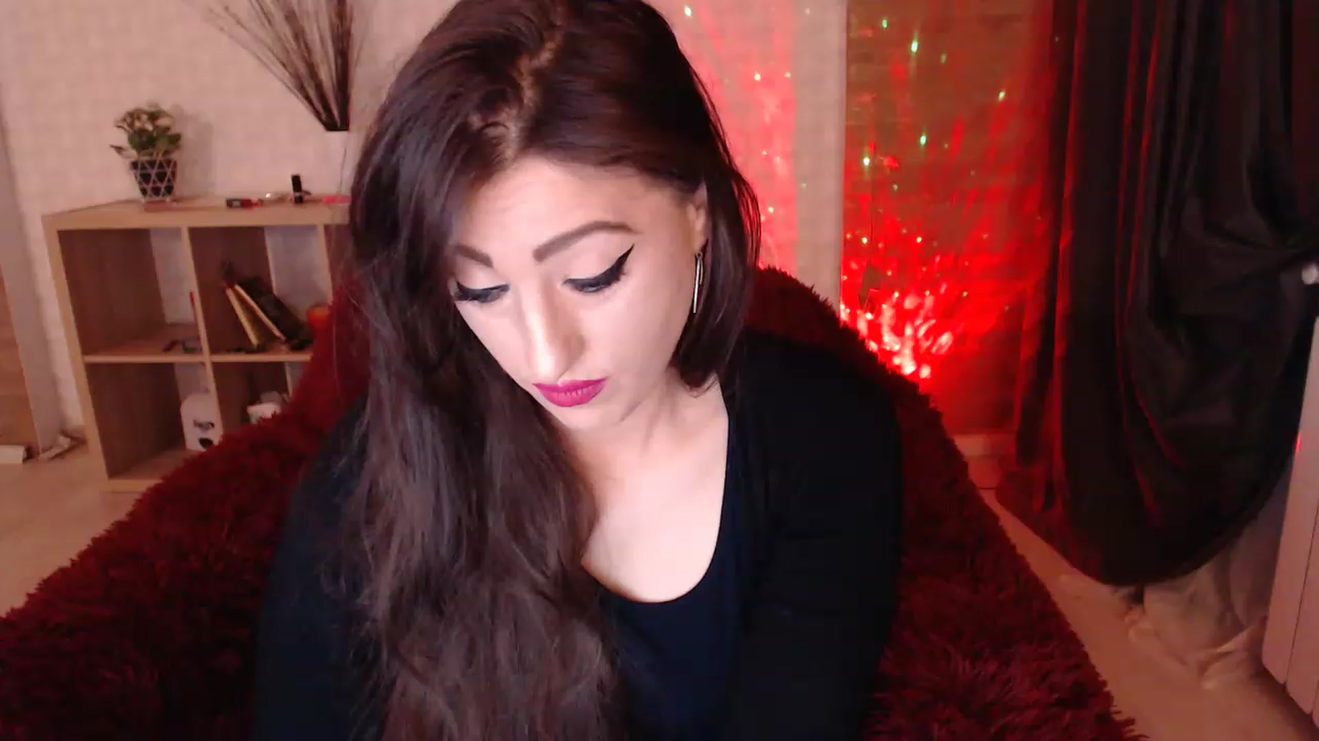 Gallery image thumbnail from HotRebbecca's myfreecams stream on, 12/06/2022, 01:27 image 8 of 20