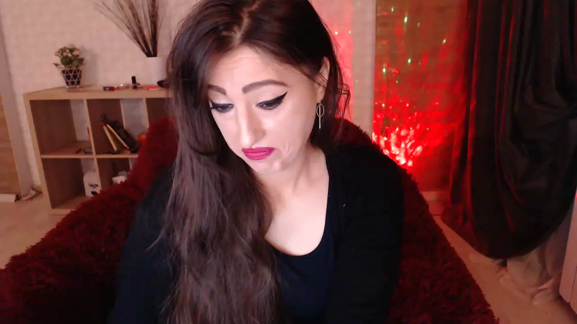 Gallery image thumbnail from HotRebbecca's myfreecams stream on, 12/06/2022, 01:27 image 18 of 20