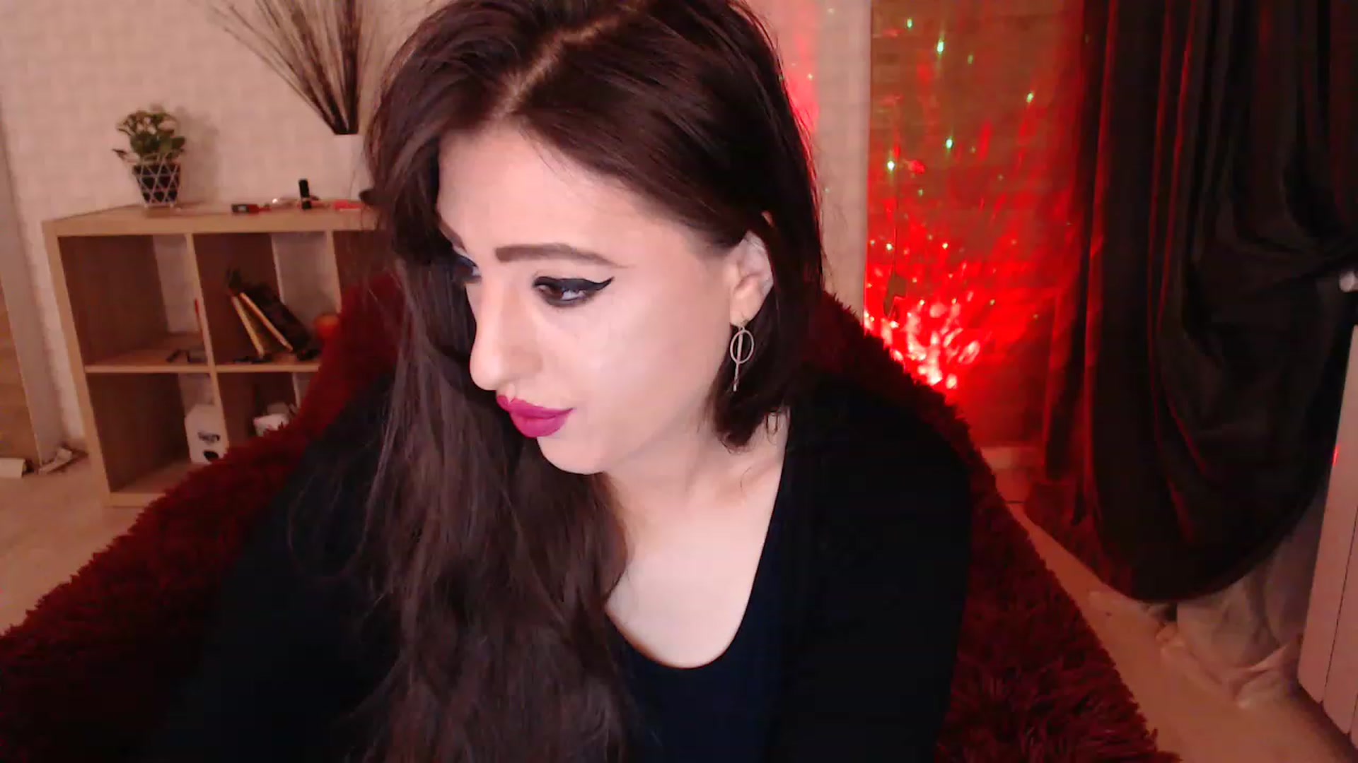 Gallery image thumbnail from HotRebbecca's myfreecams stream on, 12/06/2022, 01:27 image 13 of 20
