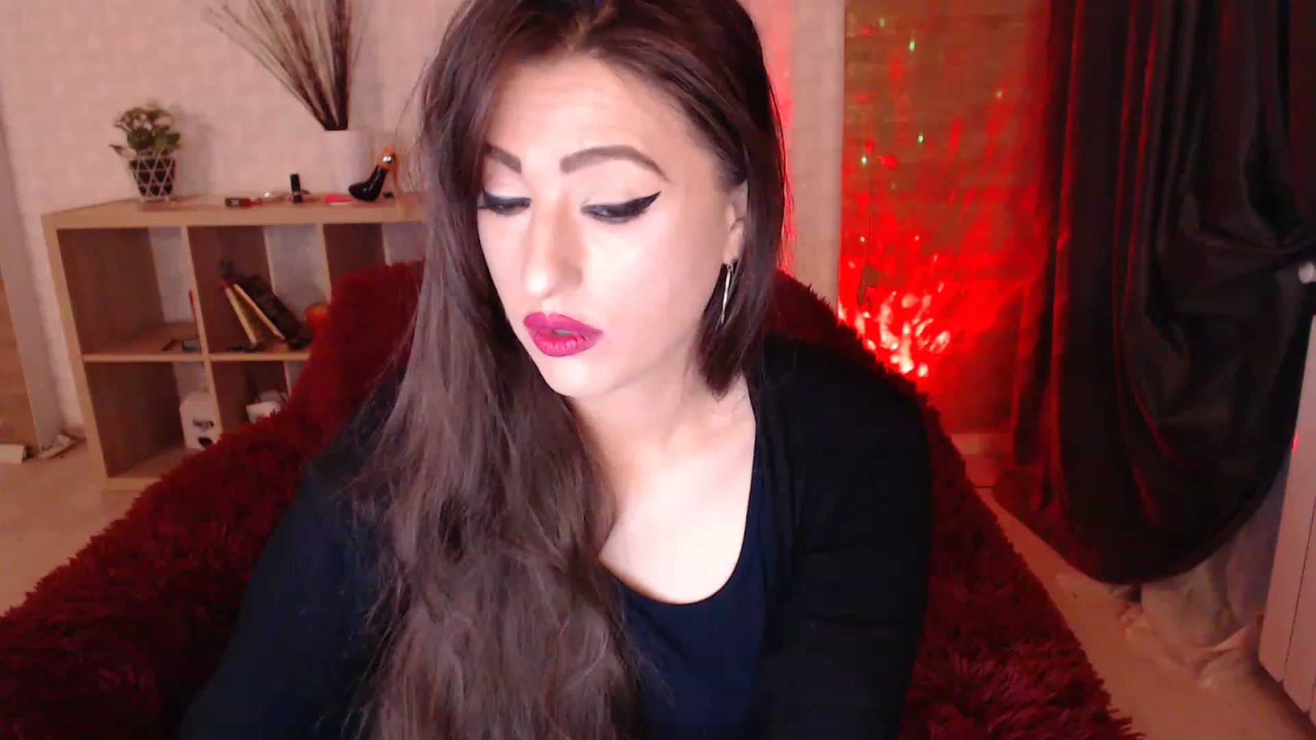Gallery image thumbnail from HotRebbecca's myfreecams stream on, 12/06/2022, 01:27 image 12 of 20