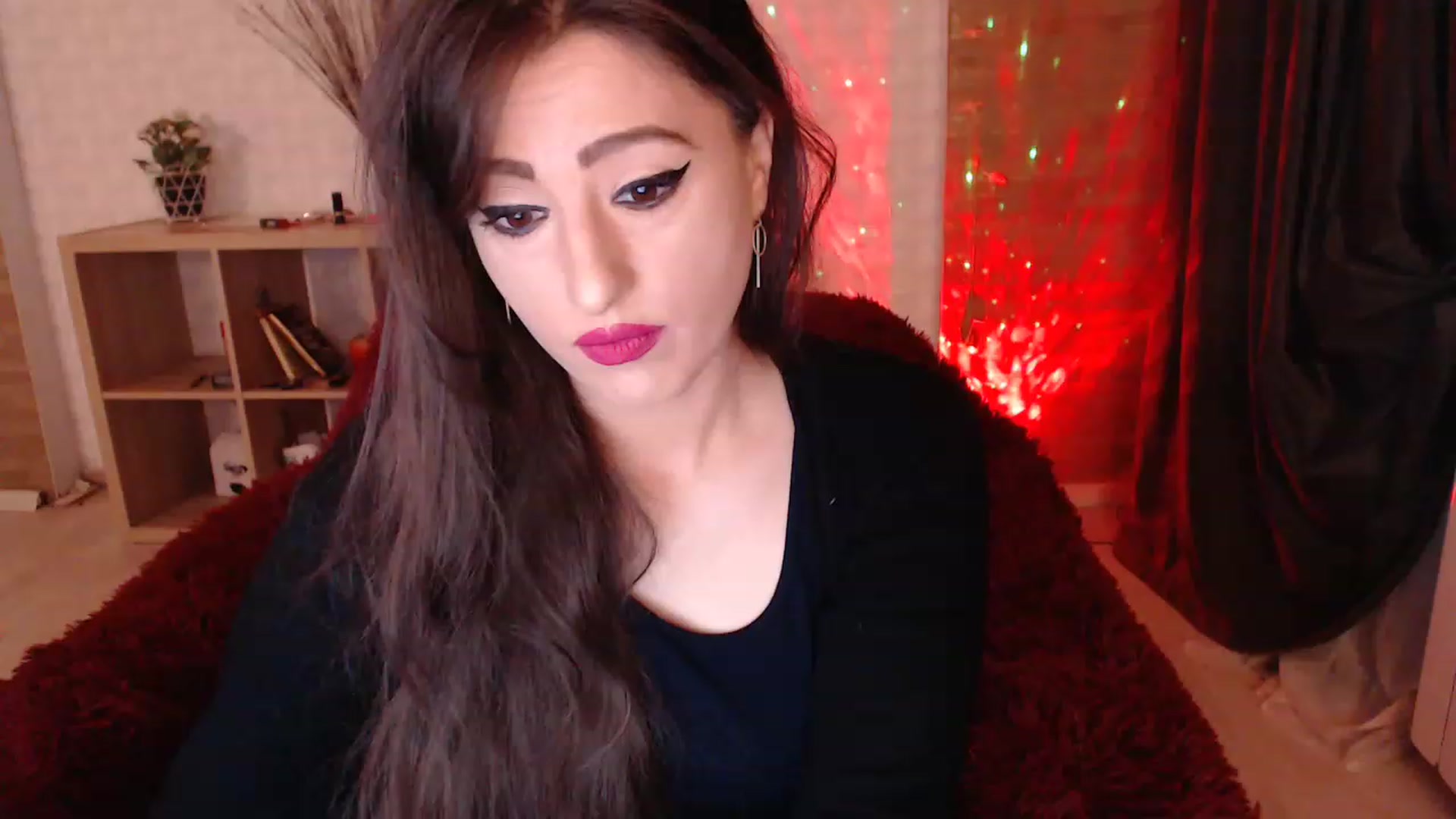 Gallery image thumbnail from HotRebbecca's myfreecams stream on, 12/06/2022, 01:27 image 15 of 20