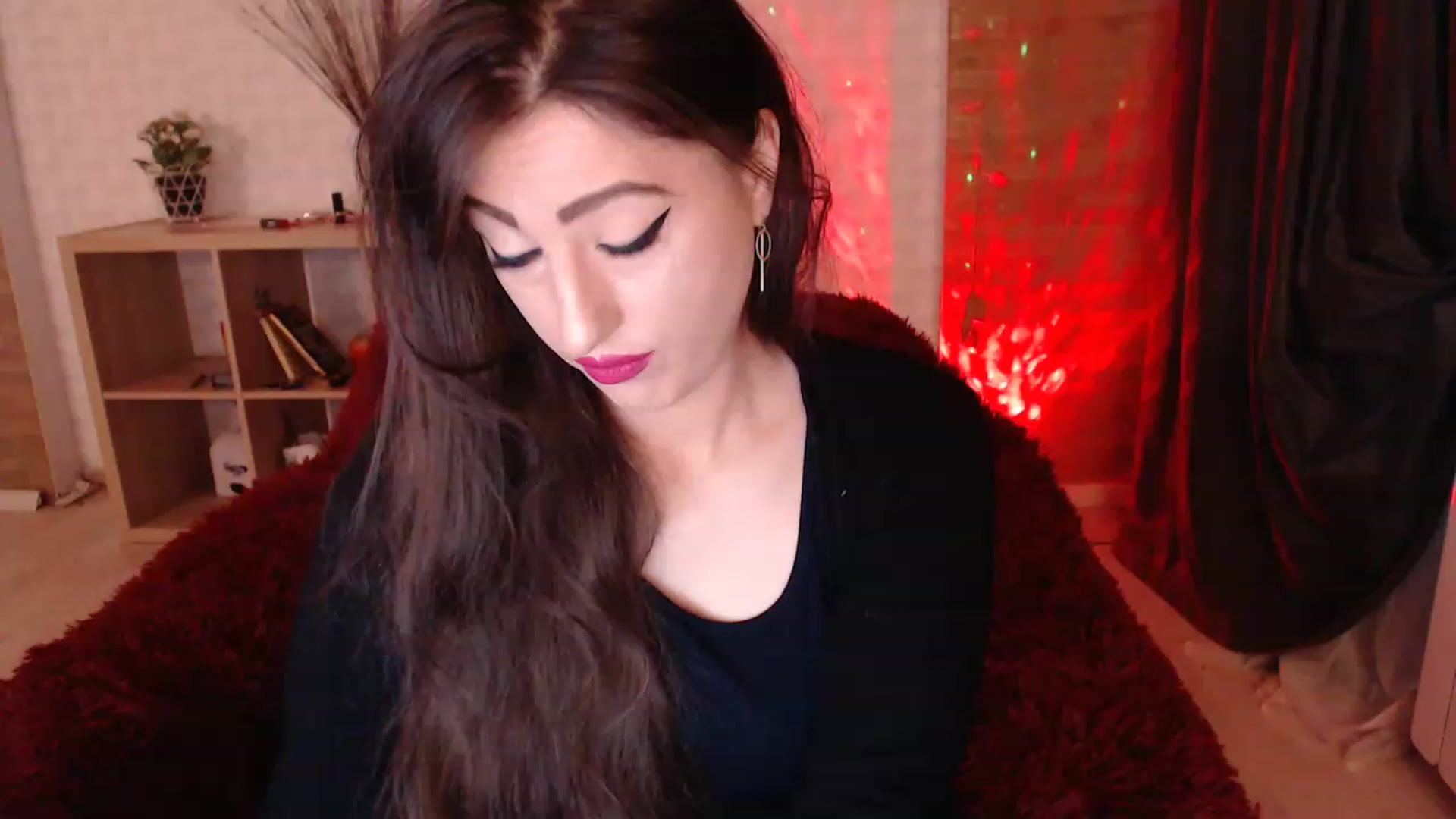 Gallery image thumbnail from HotRebbecca's myfreecams stream on, 12/06/2022, 01:27 image 16 of 20