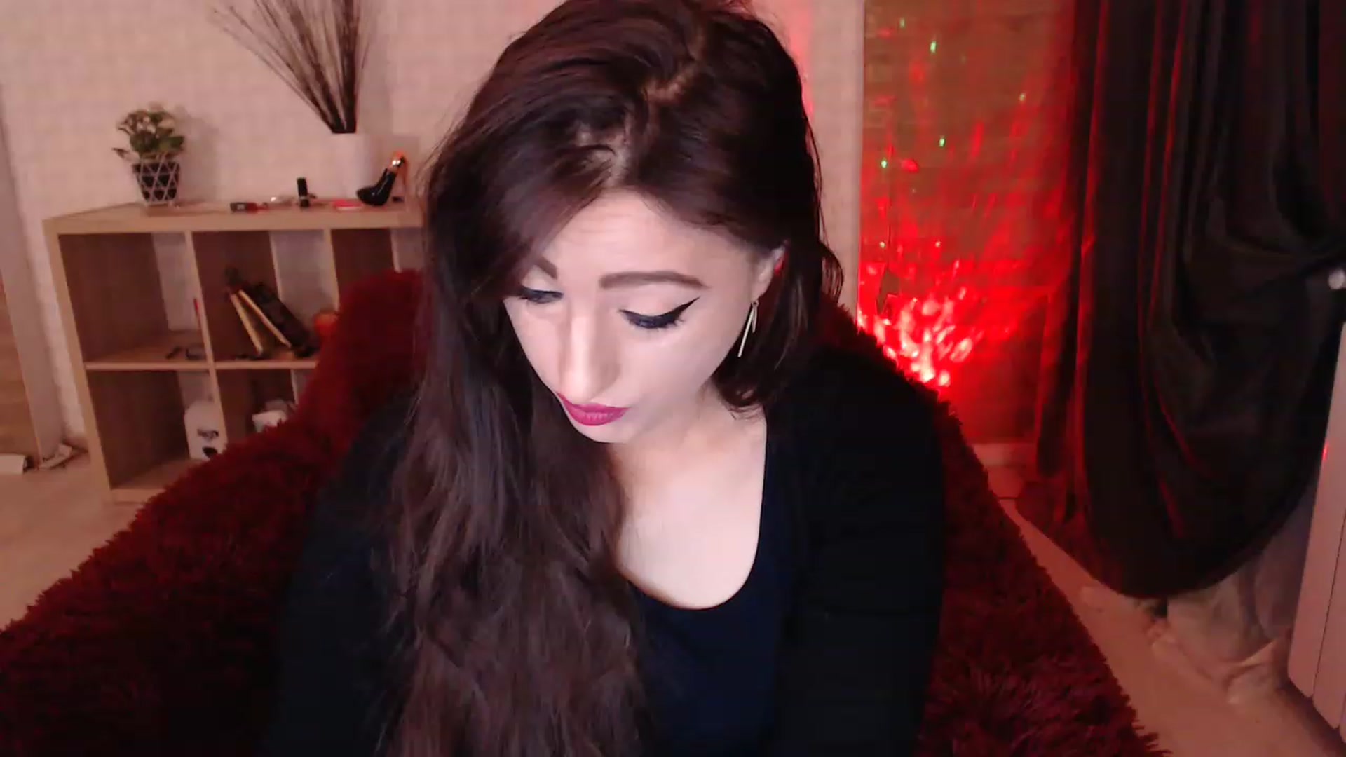 Gallery image thumbnail from HotRebbecca's myfreecams stream on, 12/06/2022, 01:27 image 6 of 20