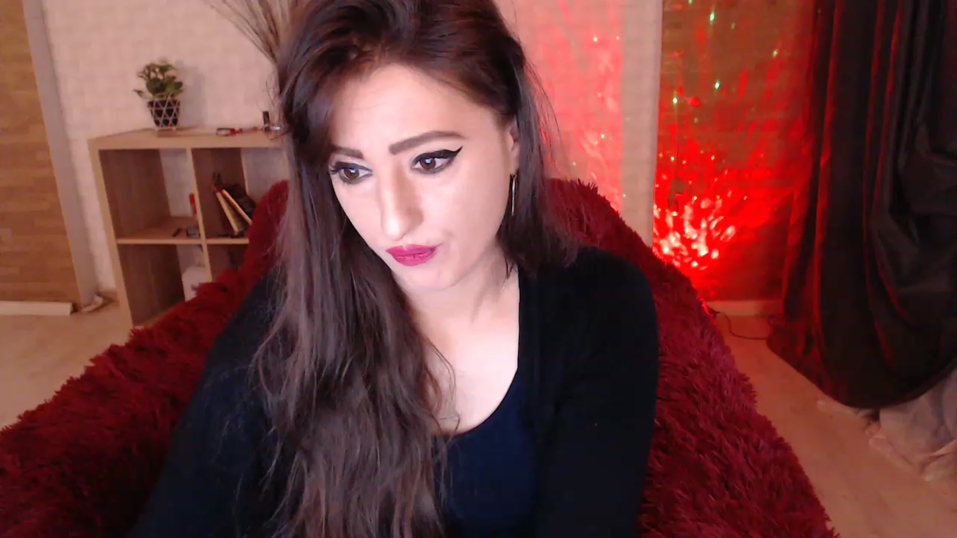 Gallery image thumbnail from HotRebbecca's myfreecams stream on, 12/06/2022, 07:25 image 12 of 20