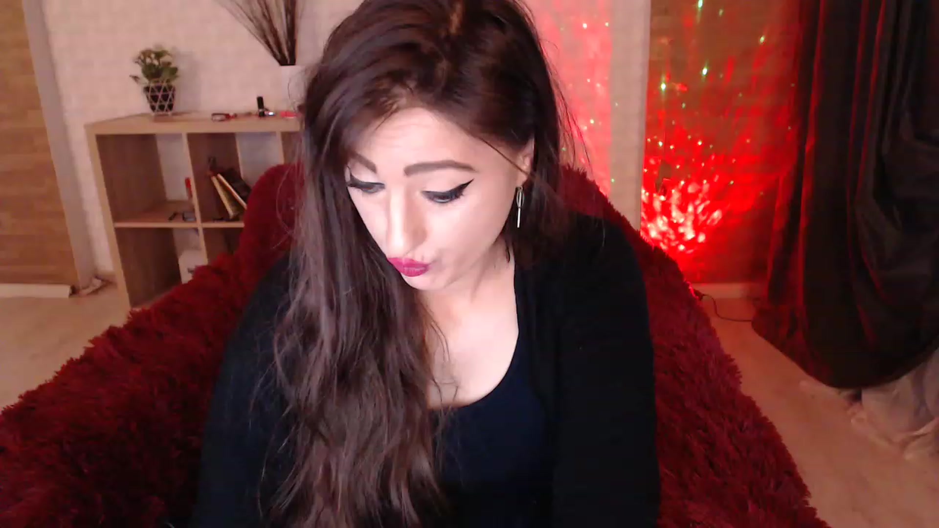 Gallery image thumbnail from HotRebbecca's myfreecams stream on, 12/06/2022, 07:25 image 4 of 20