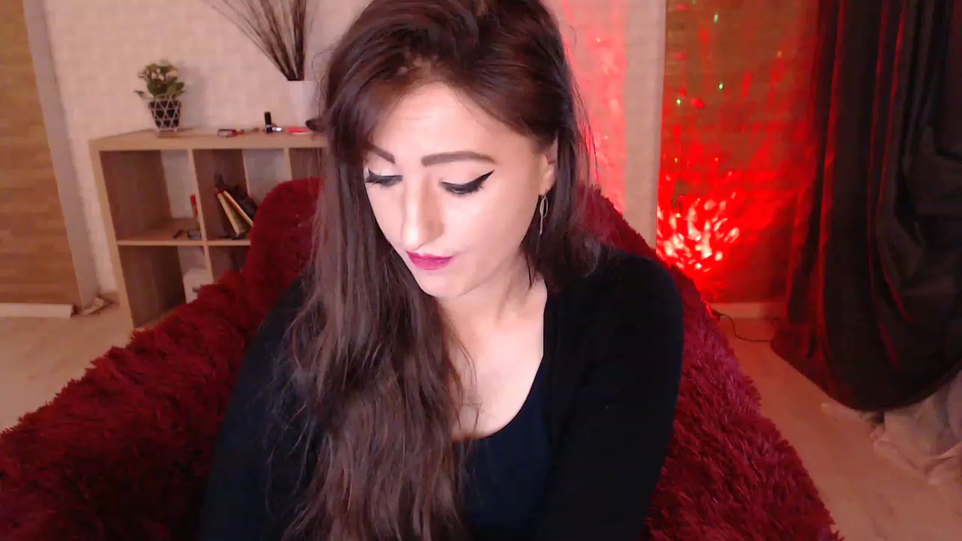 Gallery image thumbnail from HotRebbecca's myfreecams stream on, 12/06/2022, 07:25 image 18 of 20