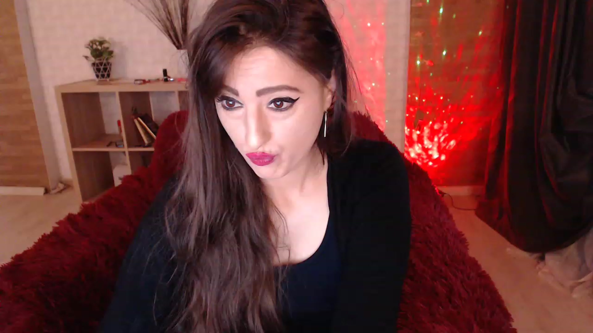 Gallery image thumbnail from HotRebbecca's myfreecams stream on, 12/06/2022, 07:25 image 5 of 20