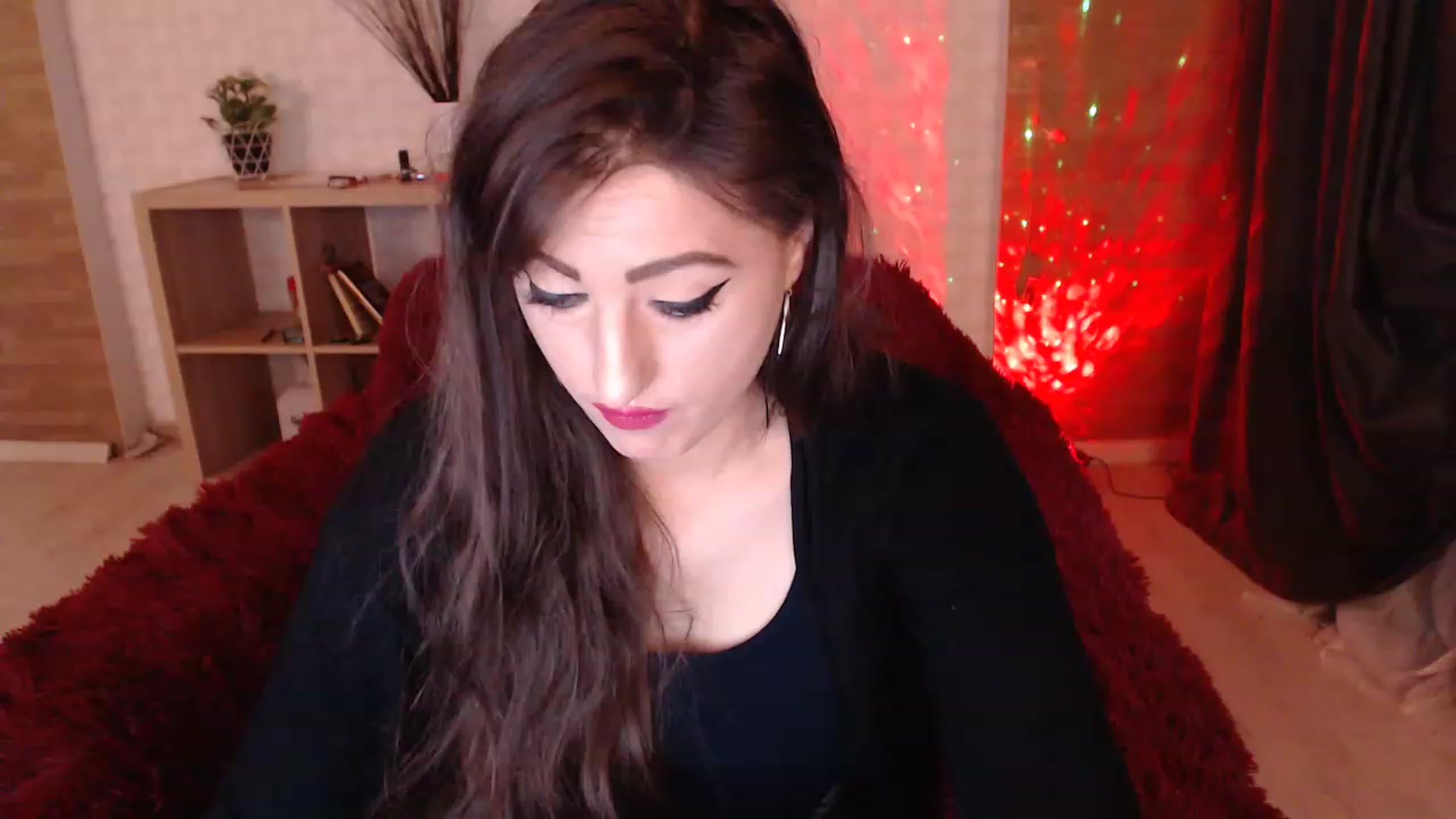 Gallery image thumbnail from HotRebbecca's myfreecams stream on, 12/06/2022, 07:25 image 1 of 20