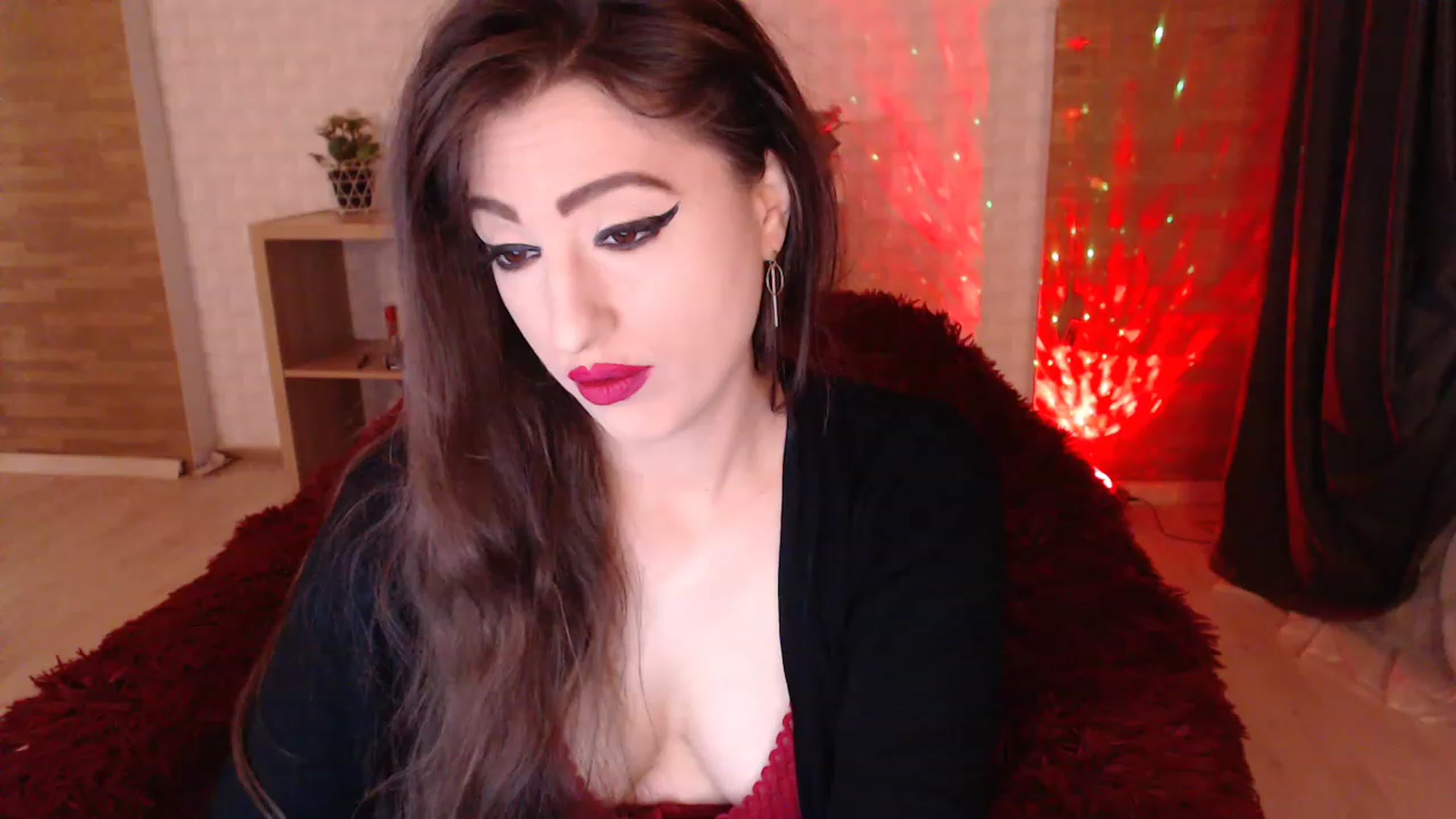Gallery image thumbnail from HotRebbecca's myfreecams stream on, 12/08/2022, 01:36 image 6 of 20
