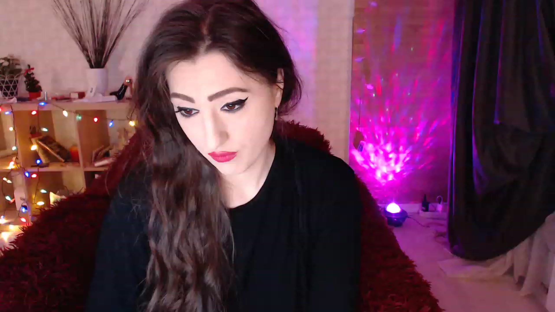 Gallery image thumbnail from HotRebbecca's myfreecams stream on, 02/07/2023, 01:03 image 1 of 20