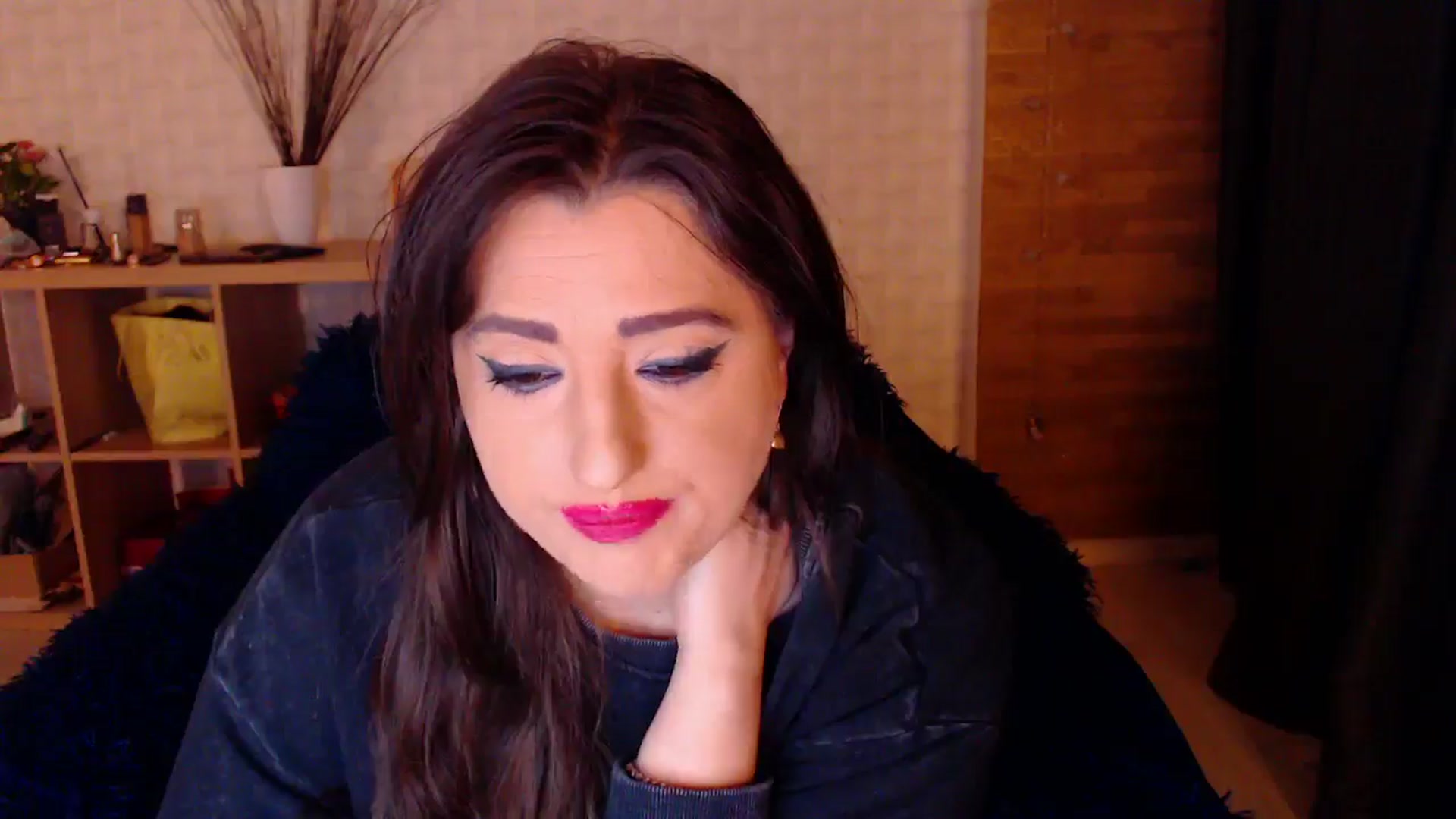 Gallery image thumbnail from HotRebbecca's myfreecams stream on, 10/17/2024, 03:43 image 17 of 20