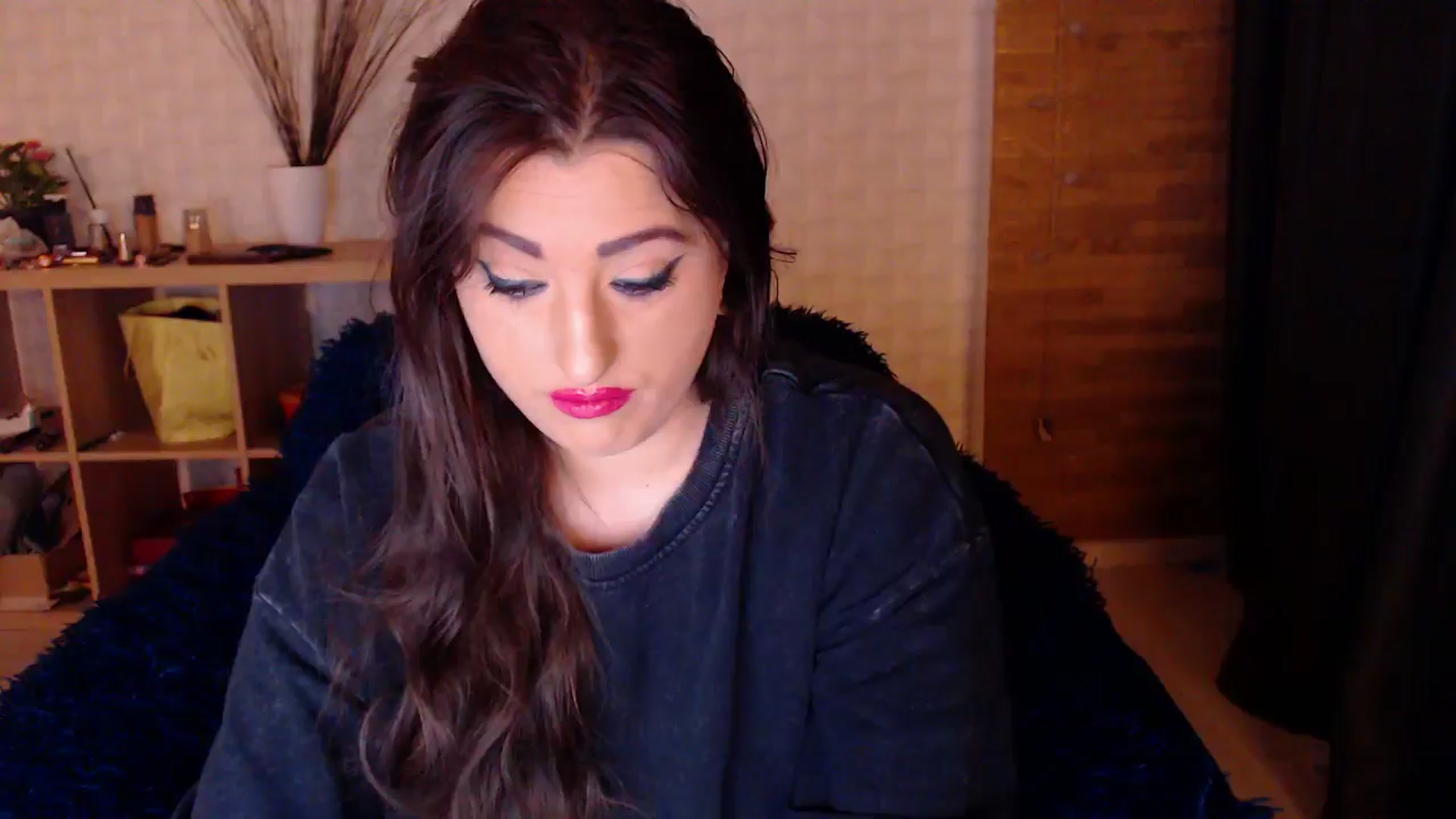 Gallery image thumbnail from HotRebbecca's myfreecams stream on, 10/17/2024, 03:43 image 1 of 20