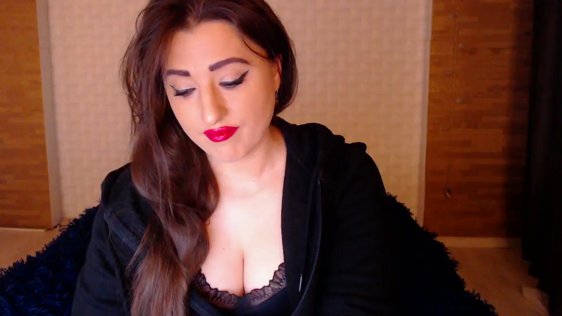 Gallery image thumbnail from HotRebbecca's myfreecams stream on, 11/08/2024, 22:03 image 16 of 20