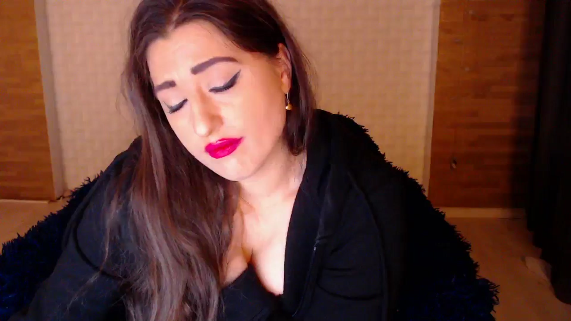 Gallery image thumbnail from HotRebbecca's myfreecams stream on, 11/09/2024, 02:56 image 2 of 20