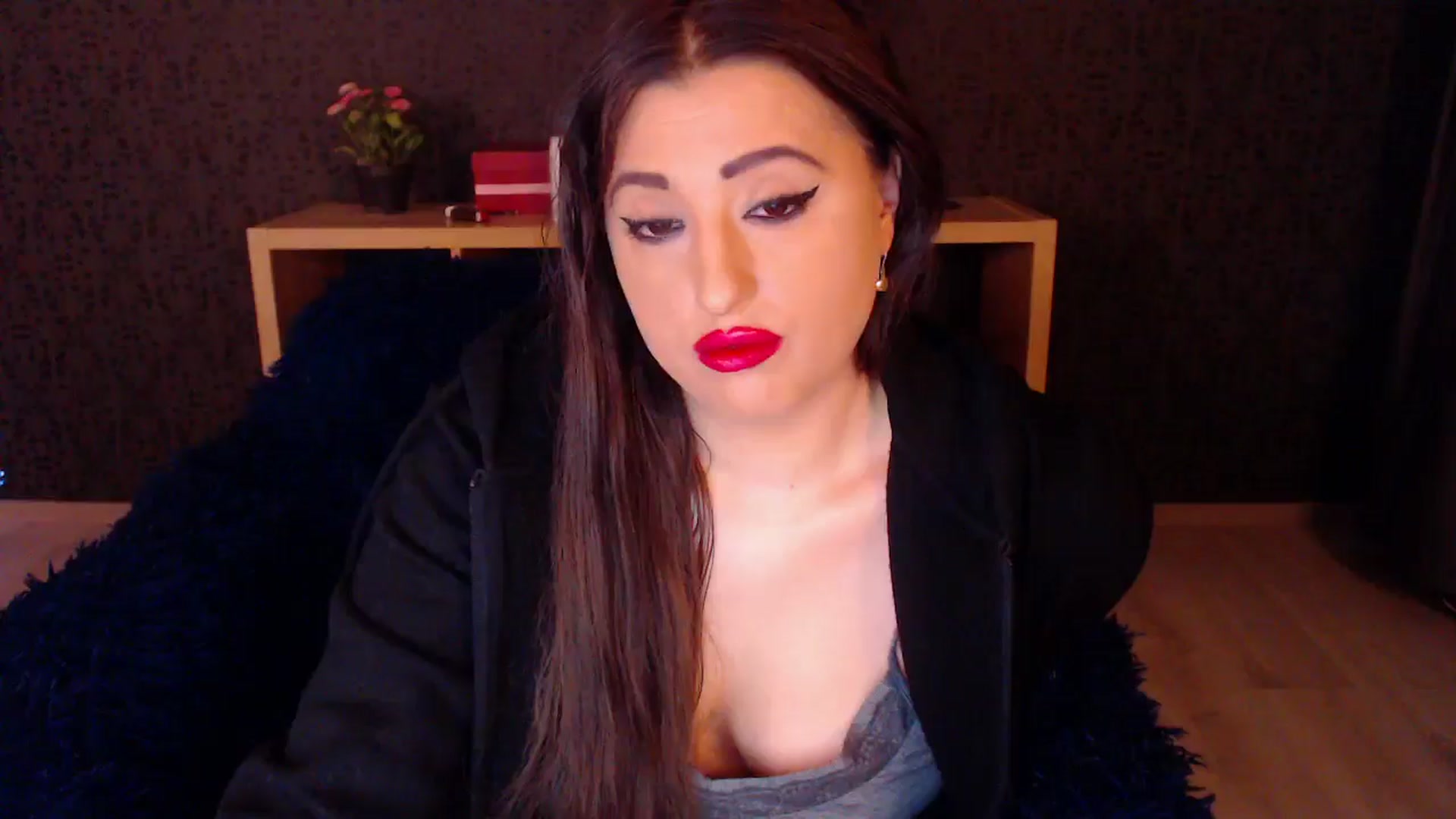 Gallery image thumbnail from HotRebbecca's myfreecams stream on, 11/21/2024, 01:59 image 13 of 20