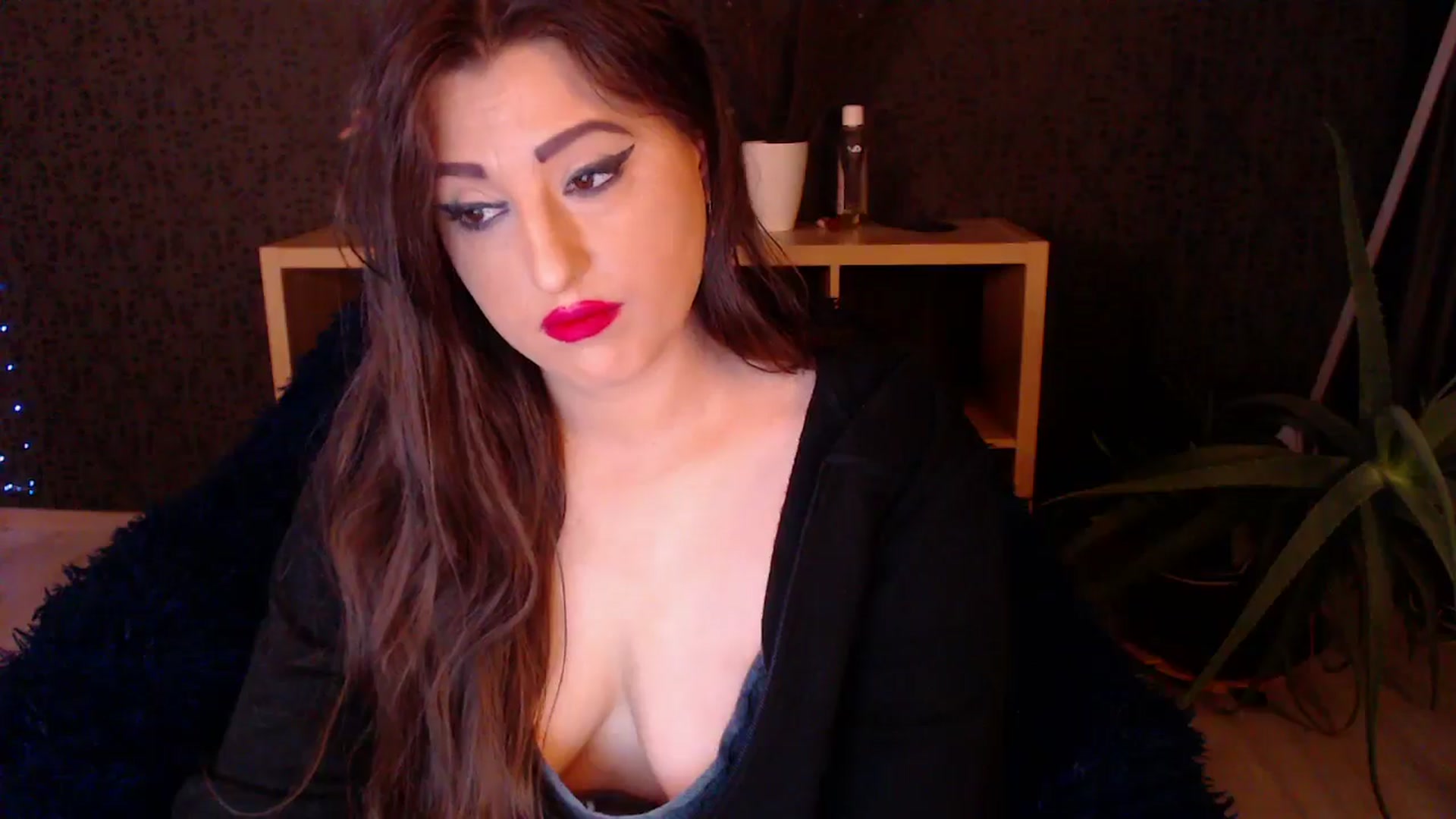 Gallery image thumbnail from HotRebbecca's myfreecams stream on, 11/22/2024, 01:58 image 16 of 20