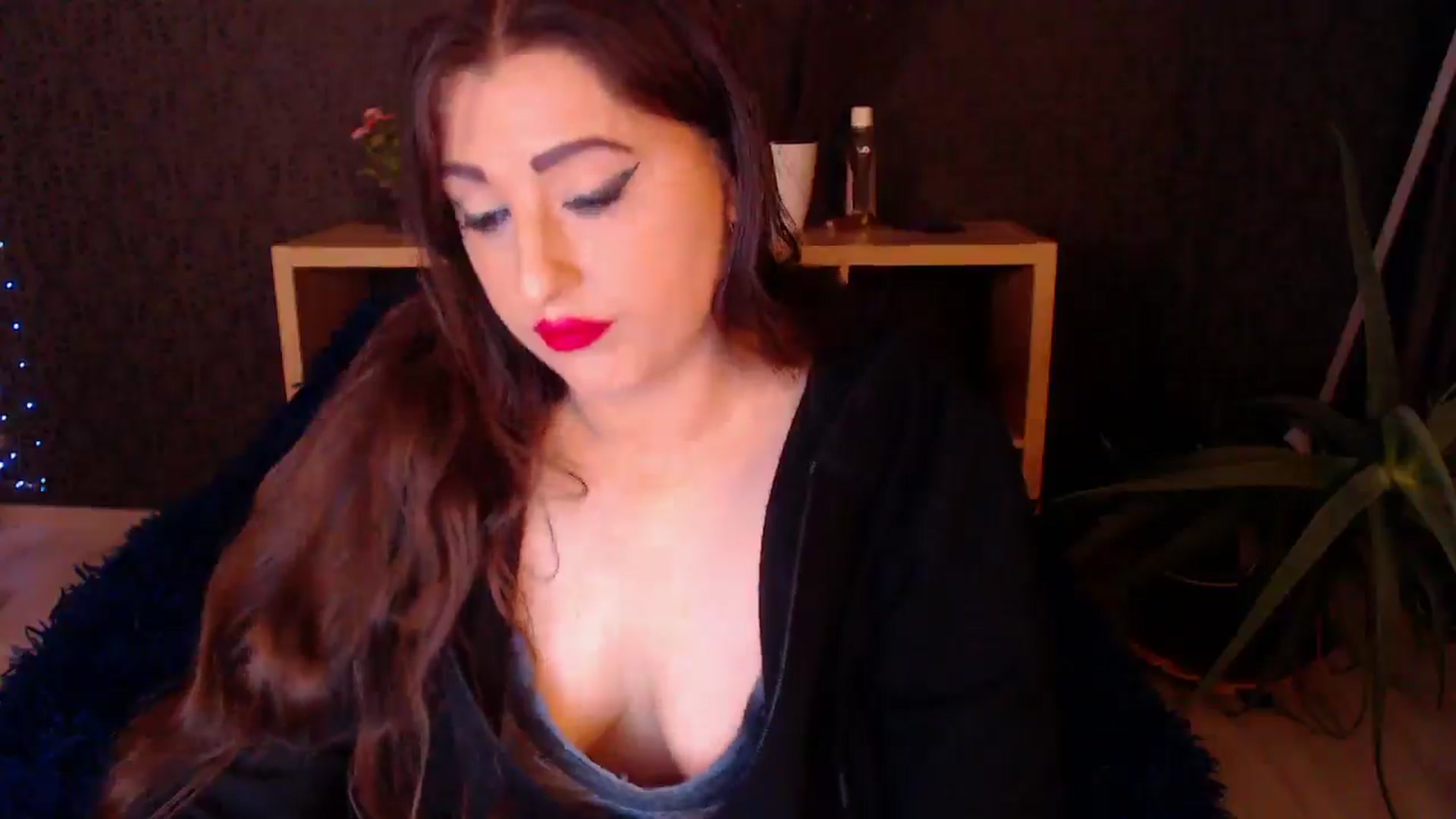 Gallery image thumbnail from HotRebbecca's myfreecams stream on, 11/22/2024, 01:58 image 6 of 20