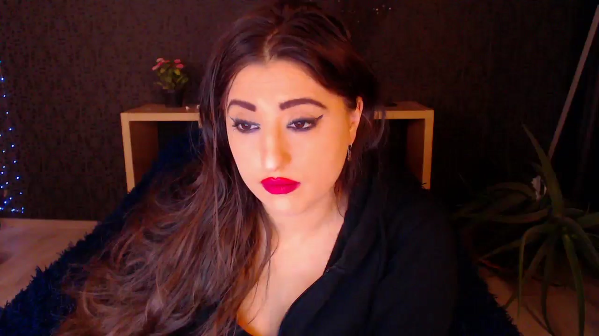 Gallery image thumbnail from HotRebbecca's myfreecams stream on, 11/28/2024, 01:33 image 18 of 20