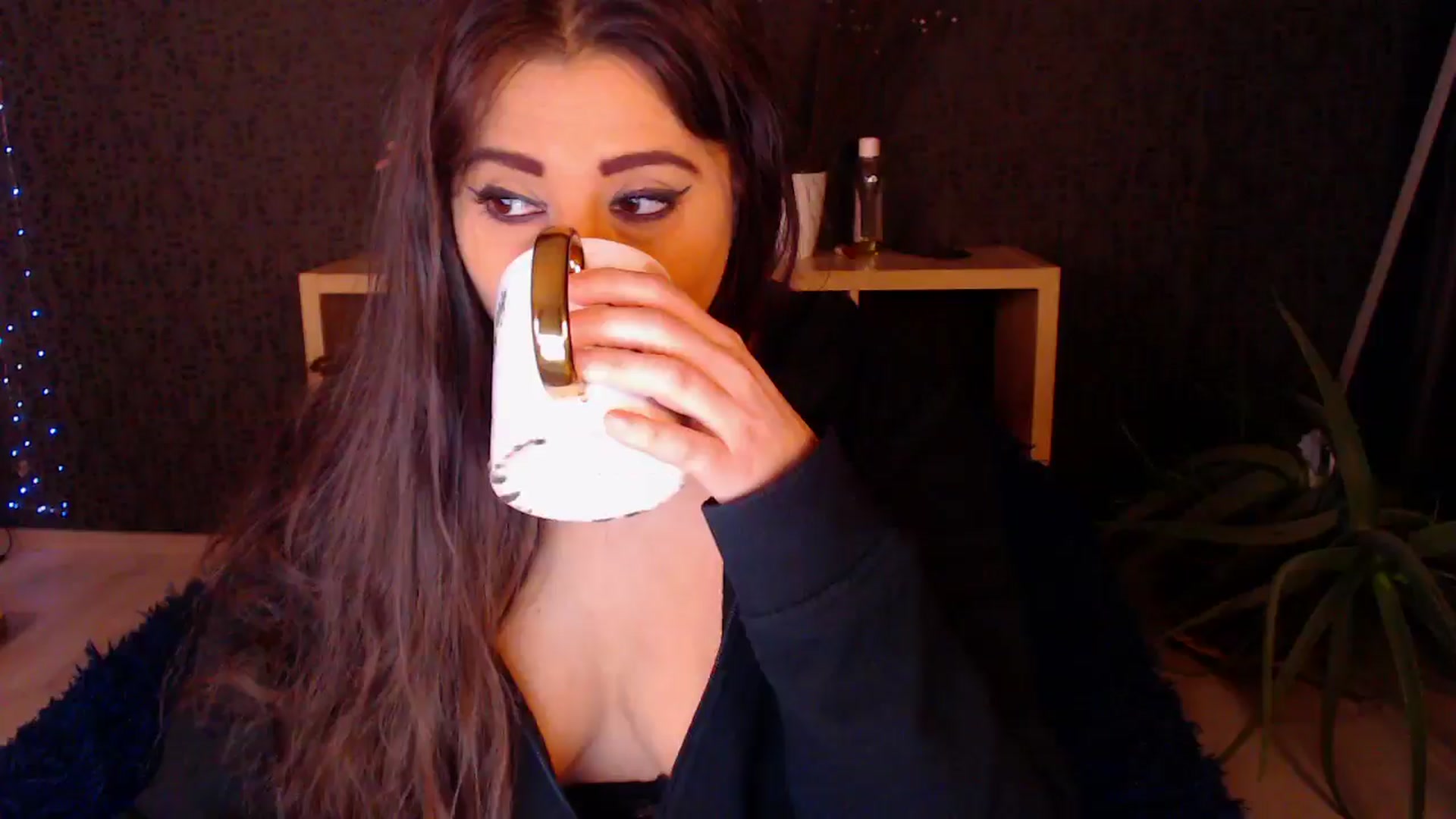 Gallery image thumbnail from HotRebbecca's myfreecams stream on, 11/28/2024, 03:17 image 1 of 20