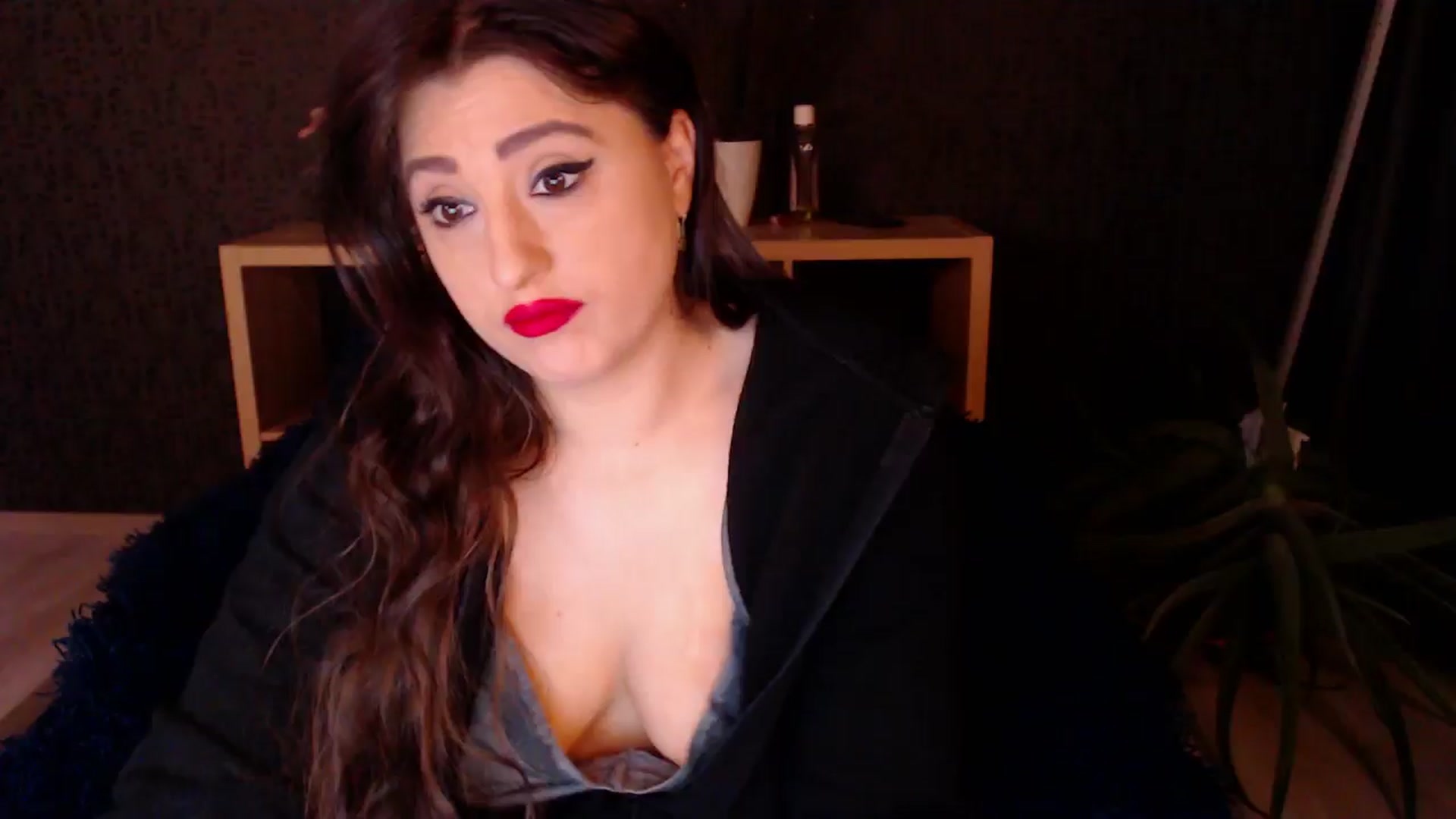 Gallery image thumbnail from HotRebbecca's myfreecams stream on, 12/01/2024, 24:53 image 17 of 20