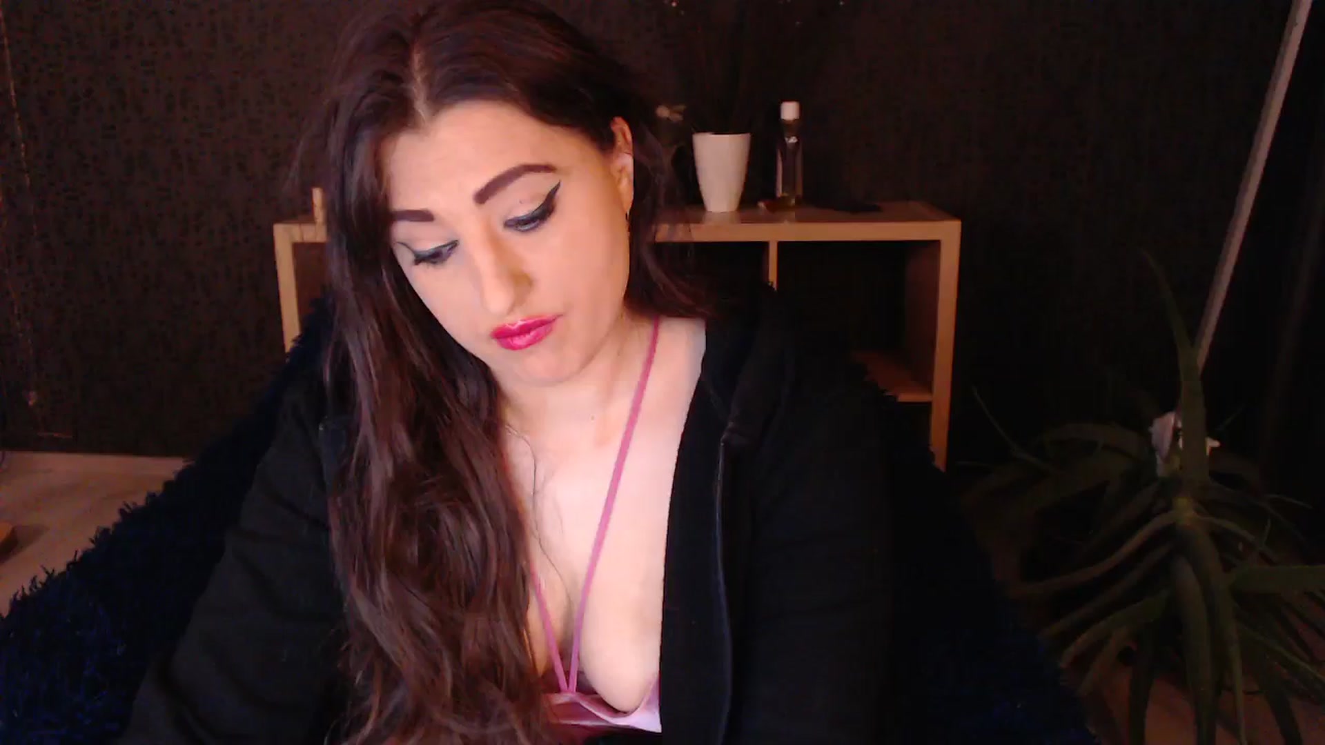 Gallery image thumbnail from HotRebbecca's myfreecams stream on, 12/05/2024, 01:41 image 18 of 20