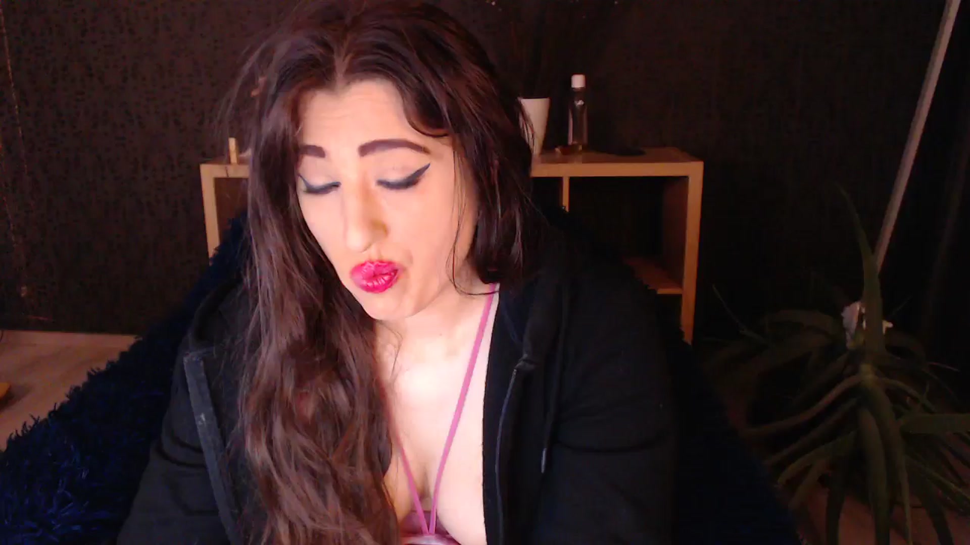 Gallery image thumbnail from HotRebbecca's myfreecams stream on, 12/05/2024, 01:41 image 12 of 20