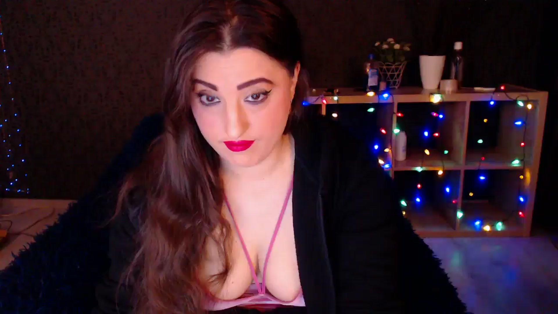 Gallery image thumbnail from HotRebbecca's myfreecams stream on, 12/20/2024, 24:21 image 18 of 20