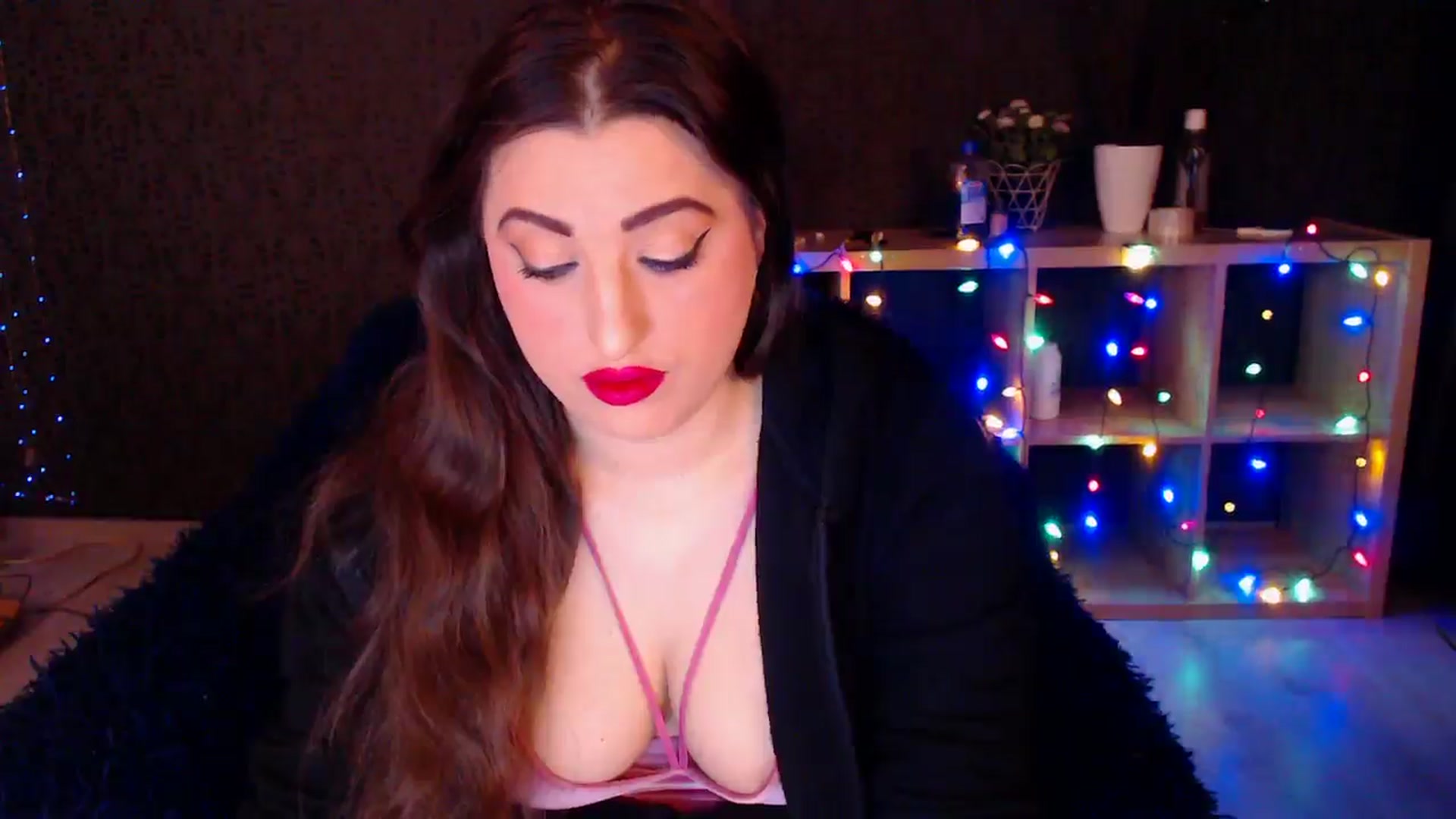 Gallery image thumbnail from HotRebbecca's myfreecams stream on, 12/20/2024, 24:21 image 16 of 20