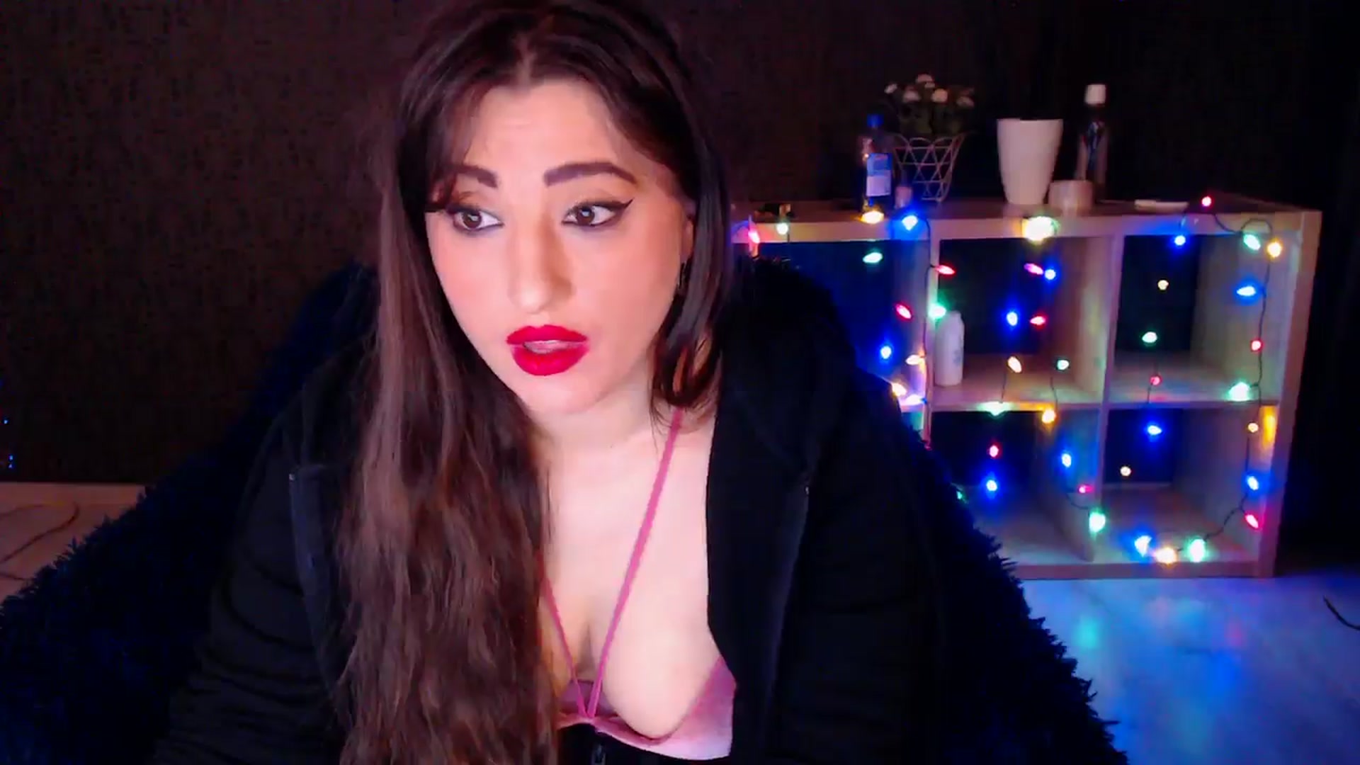 Gallery image thumbnail from HotRebbecca's myfreecams stream on, 12/20/2024, 03:13 image 15 of 20
