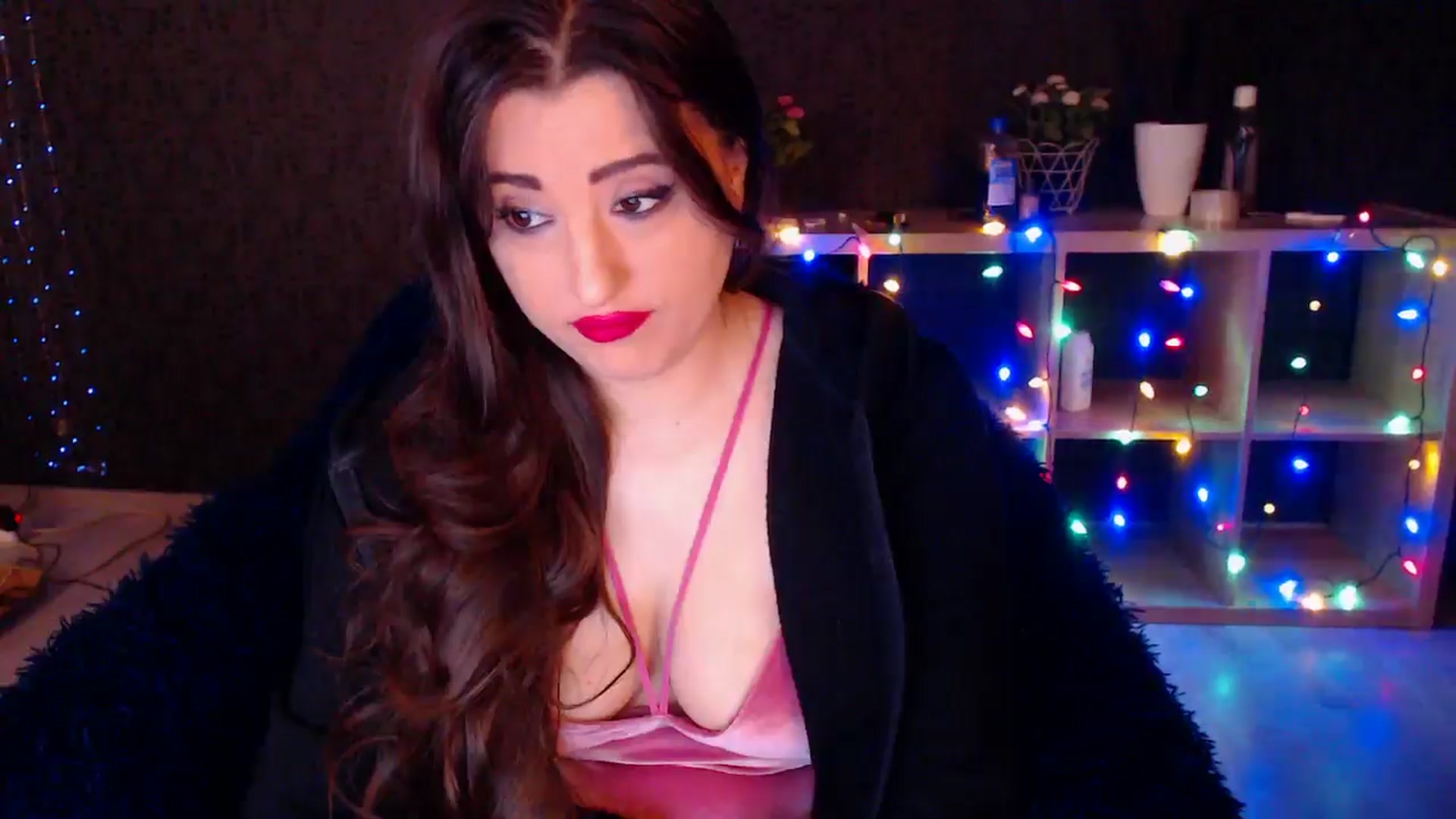 Gallery image thumbnail from HotRebbecca's myfreecams stream on, 12/24/2024, 01:58 image 13 of 20