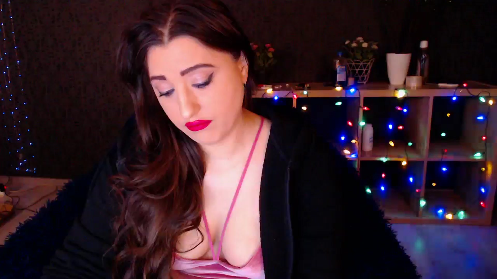 Gallery image thumbnail from HotRebbecca's myfreecams stream on, 12/24/2024, 01:58 image 8 of 20
