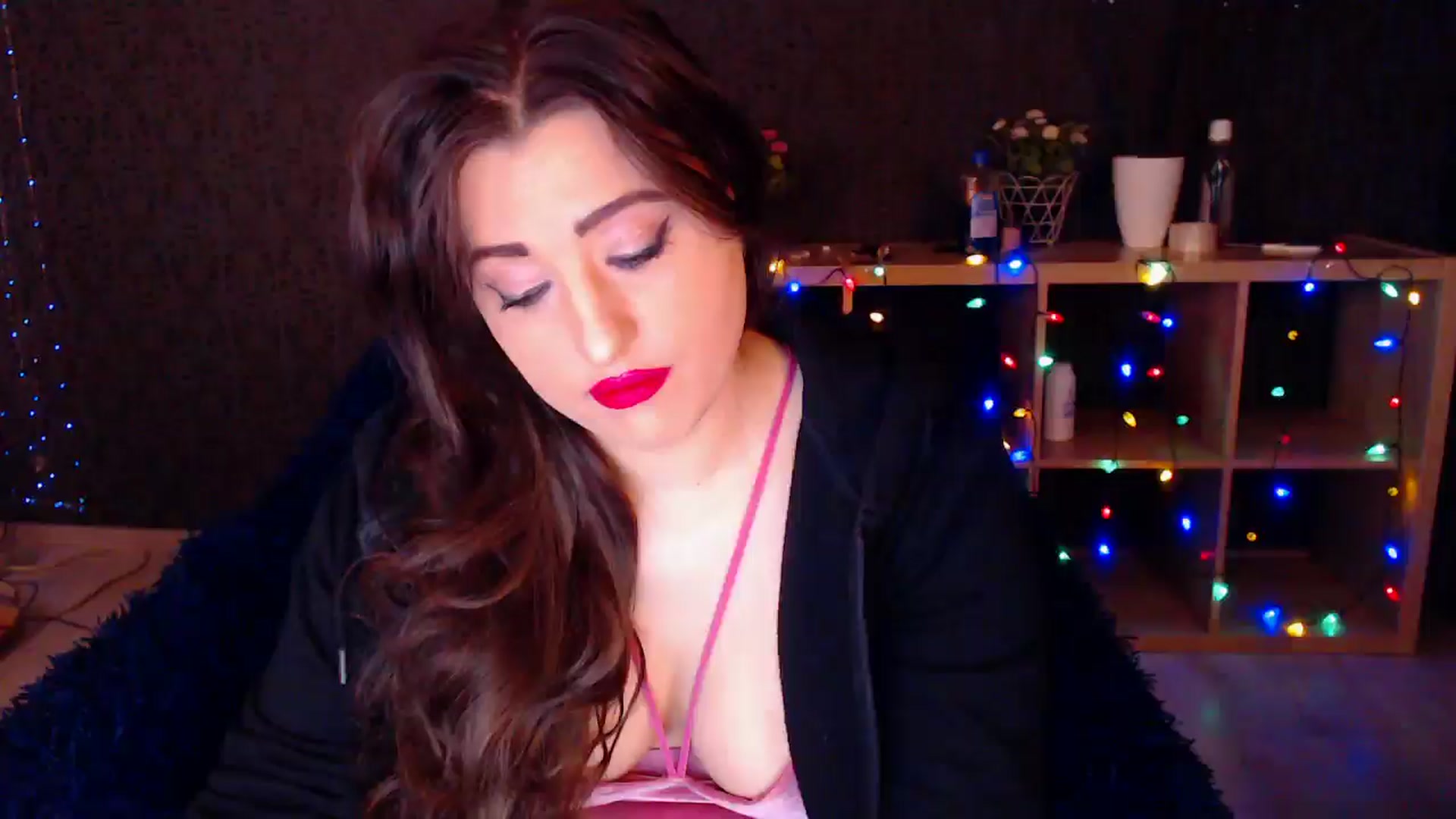 Gallery image thumbnail from HotRebbecca's myfreecams stream on, 12/24/2024, 01:58 image 6 of 20
