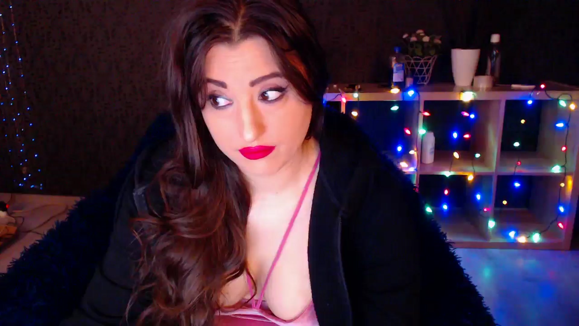 Gallery image thumbnail from HotRebbecca's myfreecams stream on, 12/24/2024, 01:58 image 10 of 20